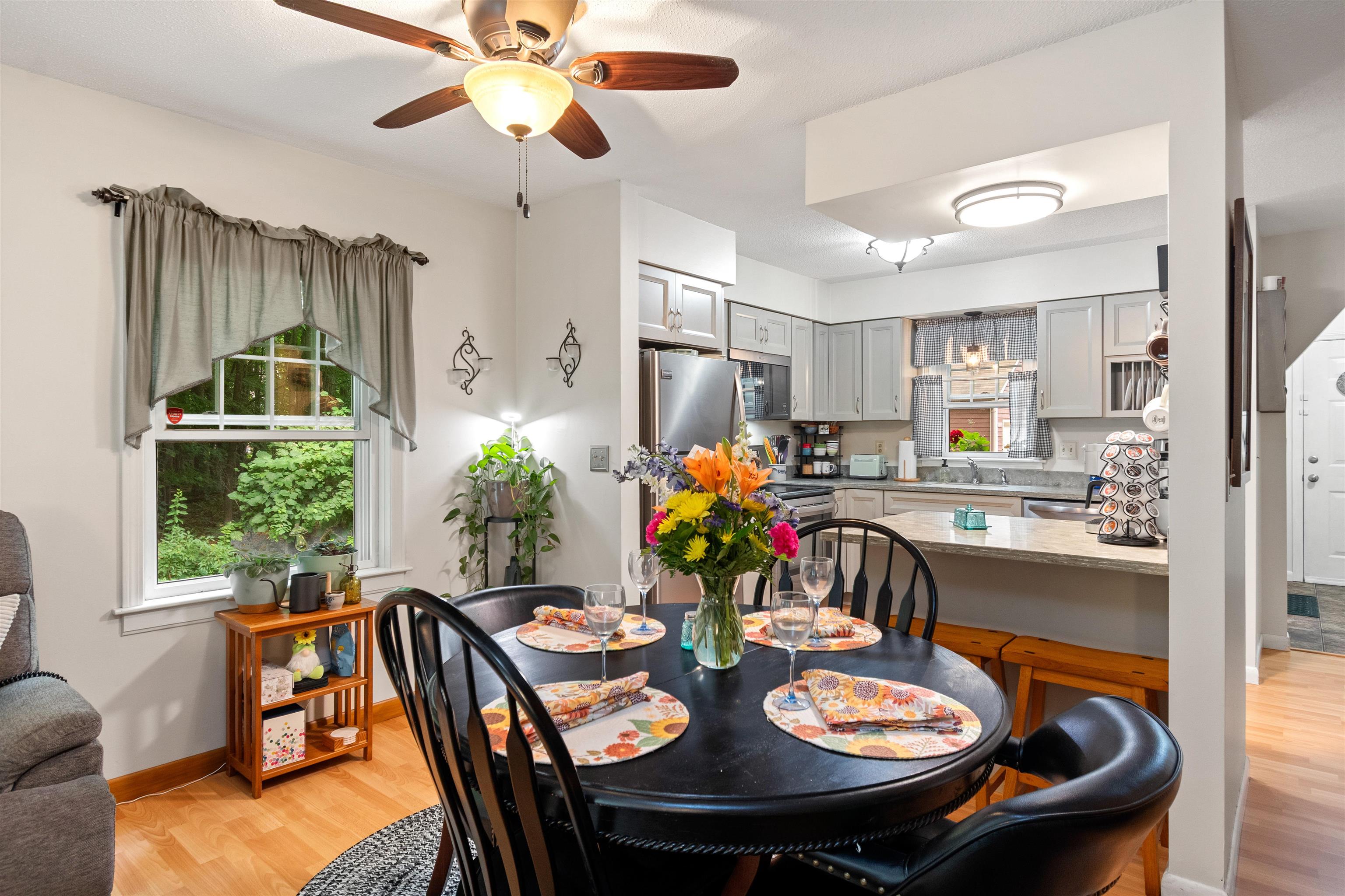 25 Woodbine by the Lake Unit: 4