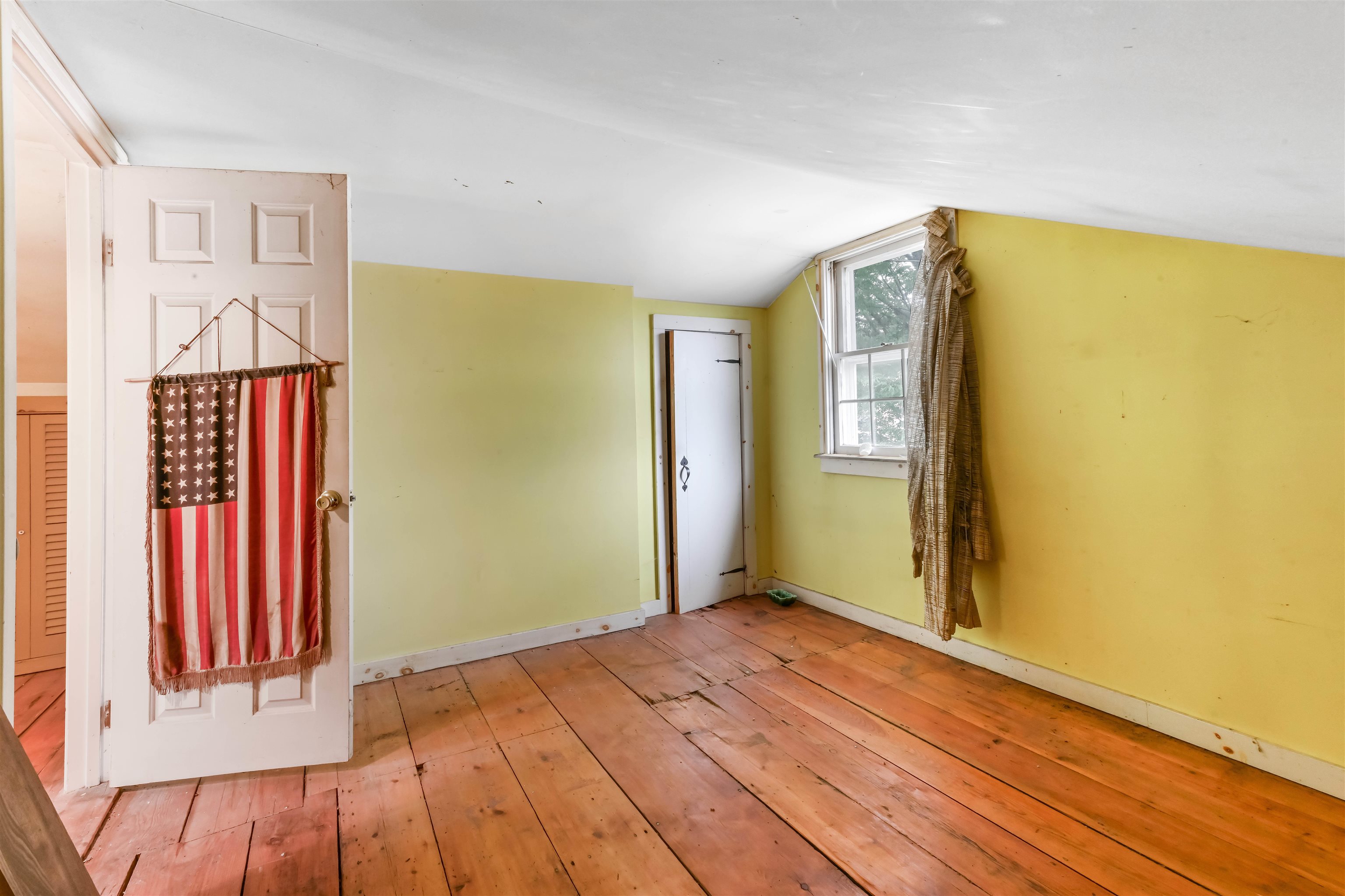 12 East Avenue