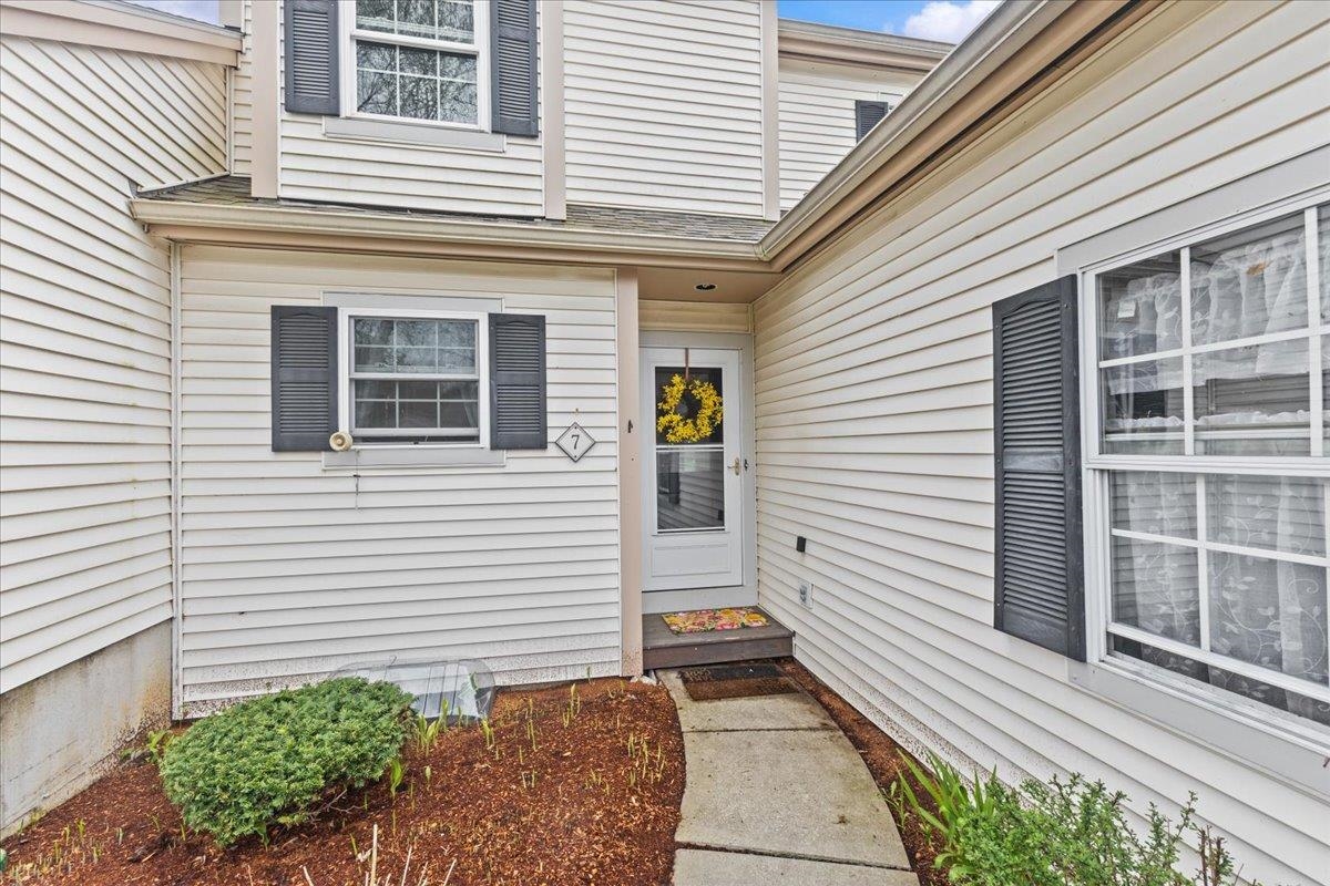7 Cardinal Lane Unit: 7