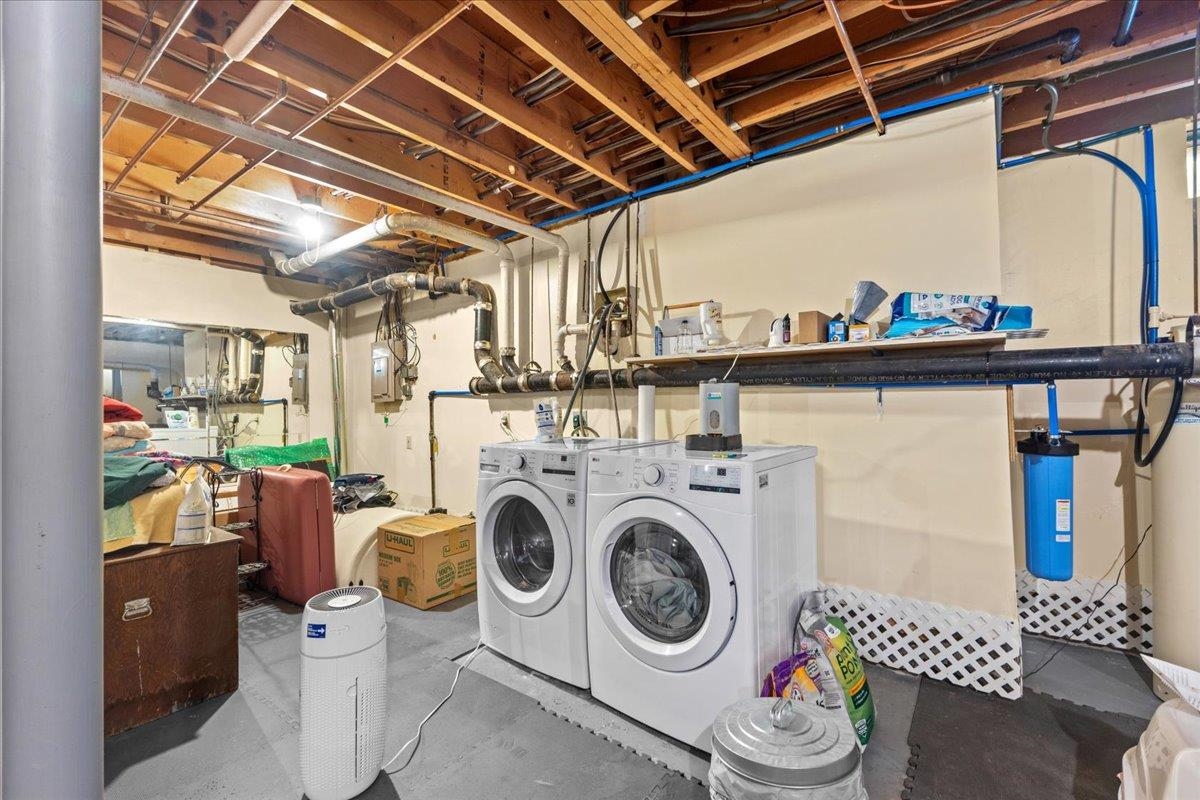 7 Cardinal Lane Unit: 7