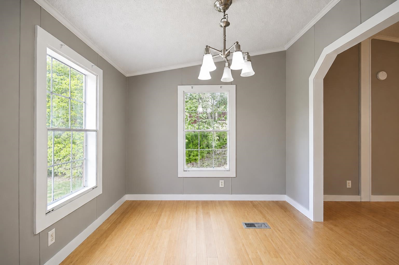 7906 Main Road