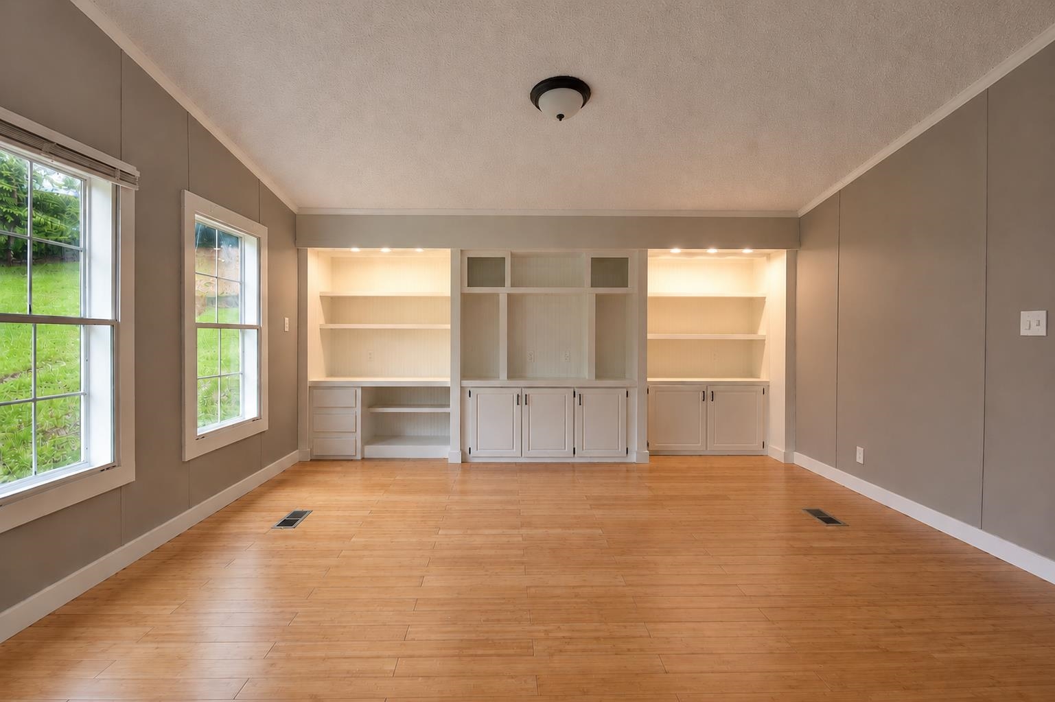 7906 Main Road
