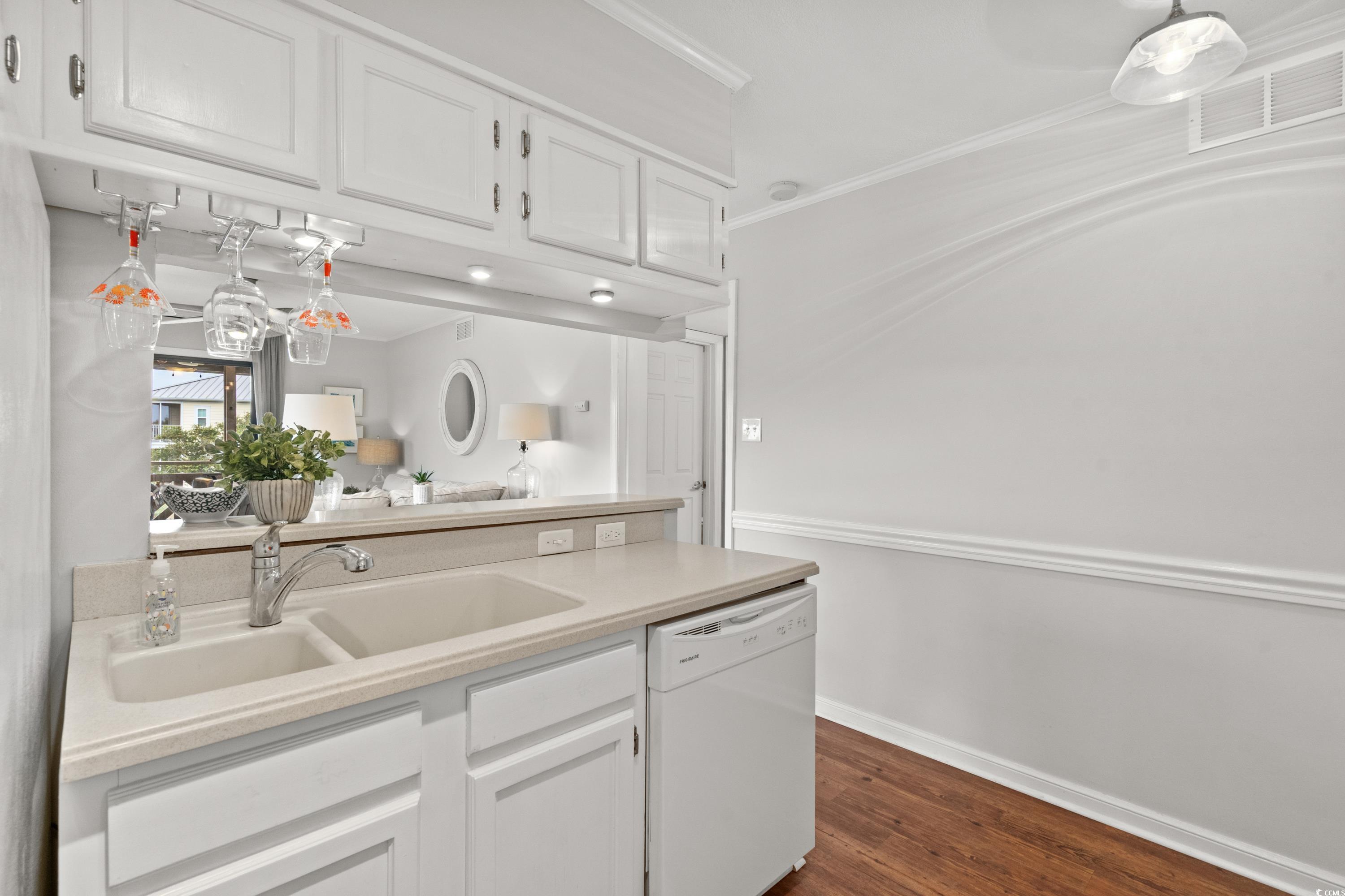 609 S Hillside Dr. Unit: D-19