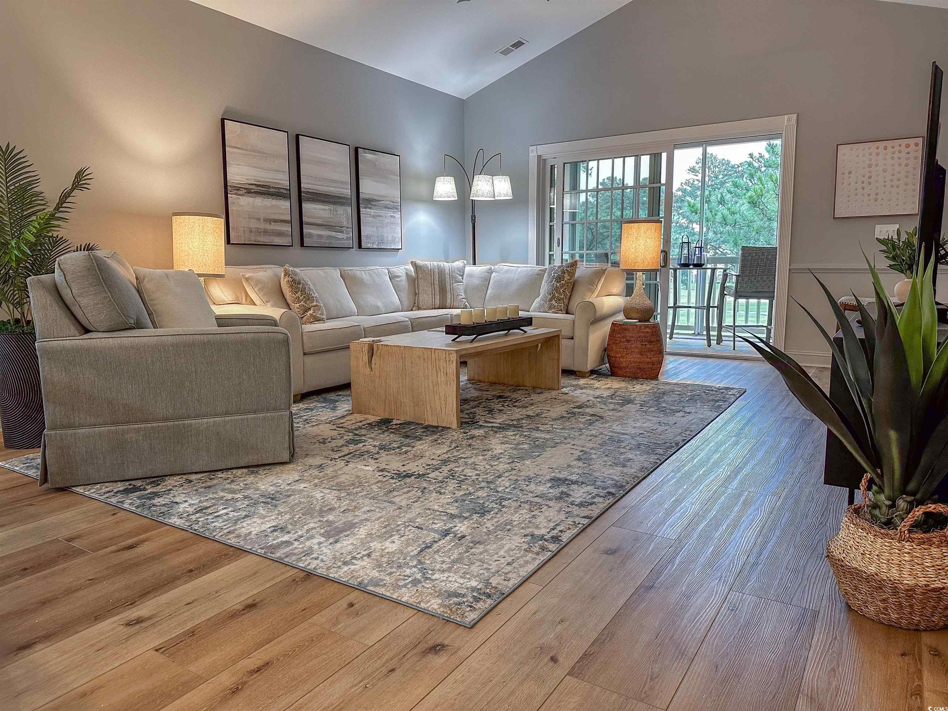4885 Magnolia Pointe Ln. Unit: 301
