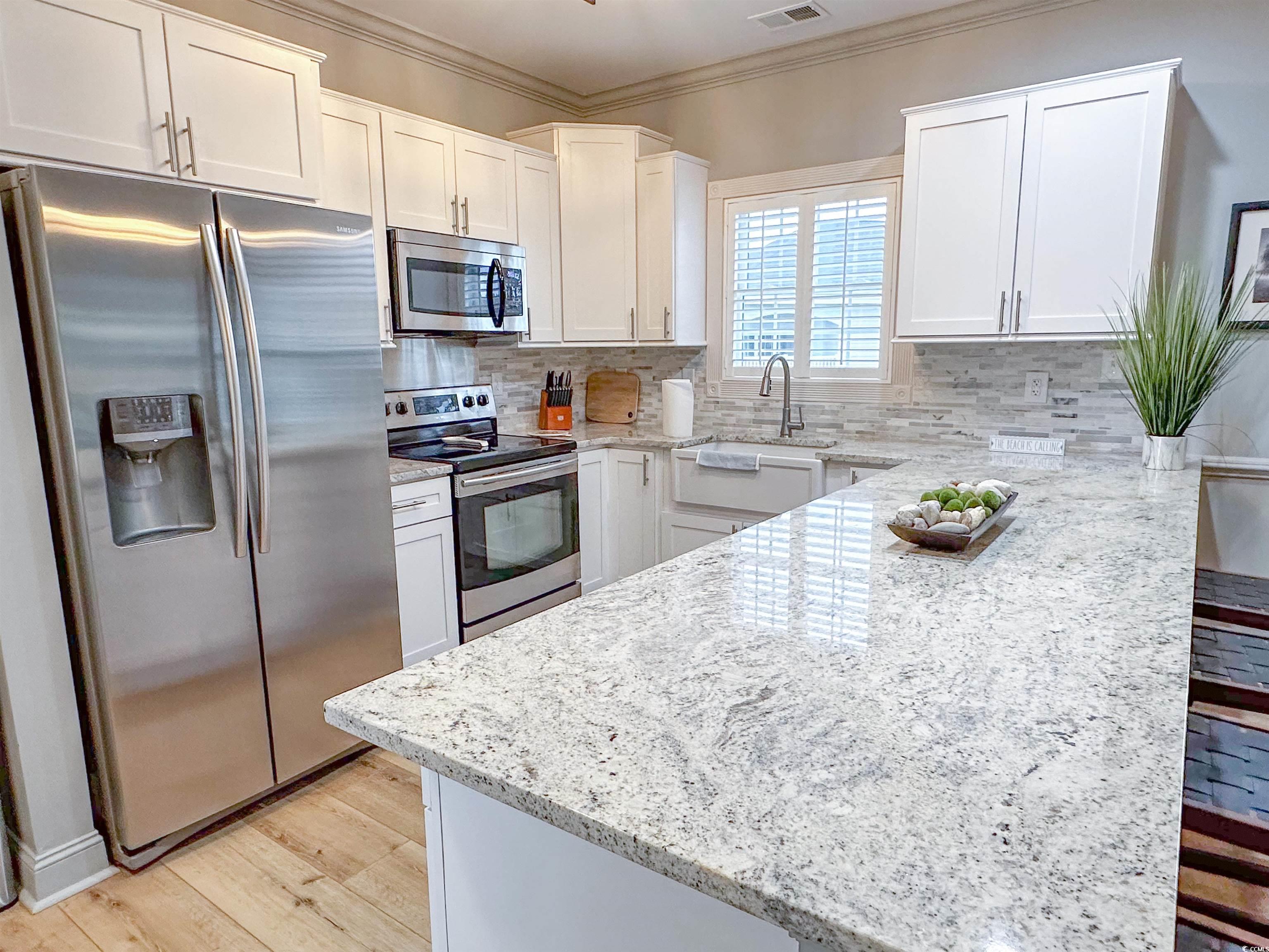 4885 Magnolia Pointe Ln. Unit: 301