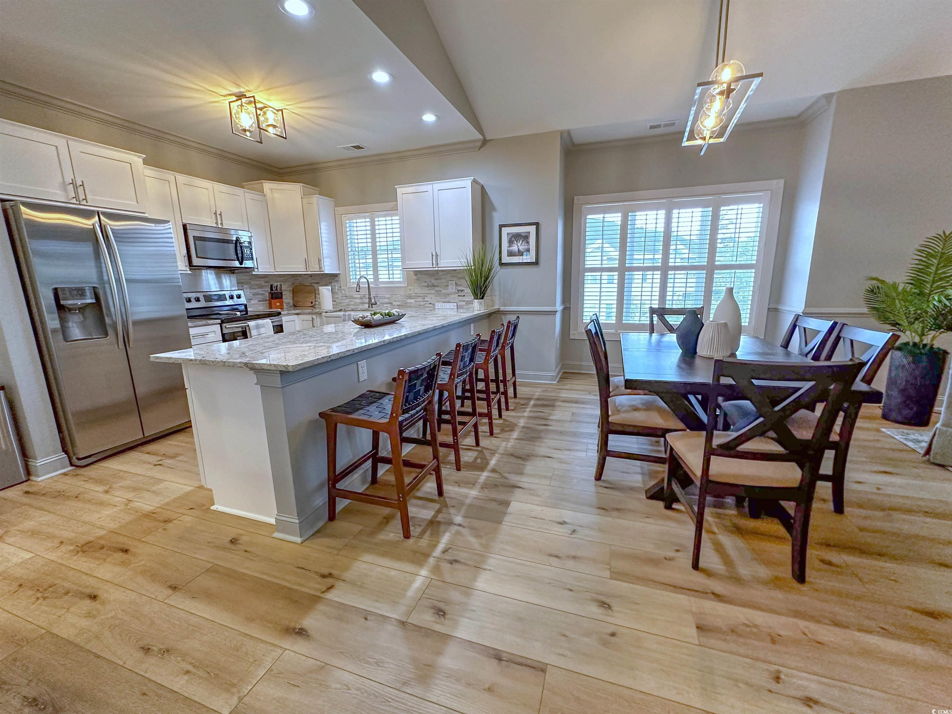 4885 Magnolia Pointe Ln. Unit: 301