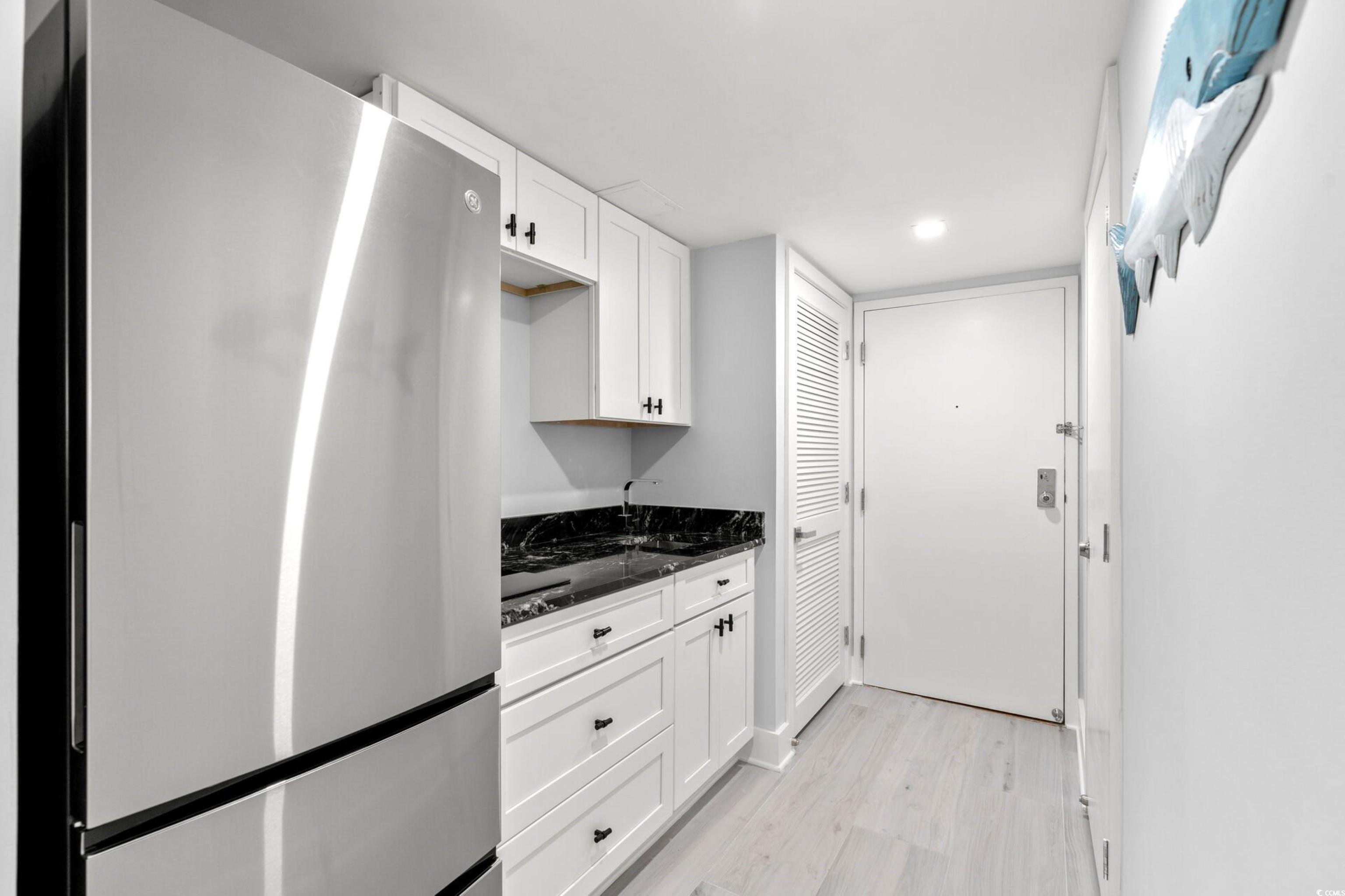 9840 Queensway Blvd. Unit: 1606/1607