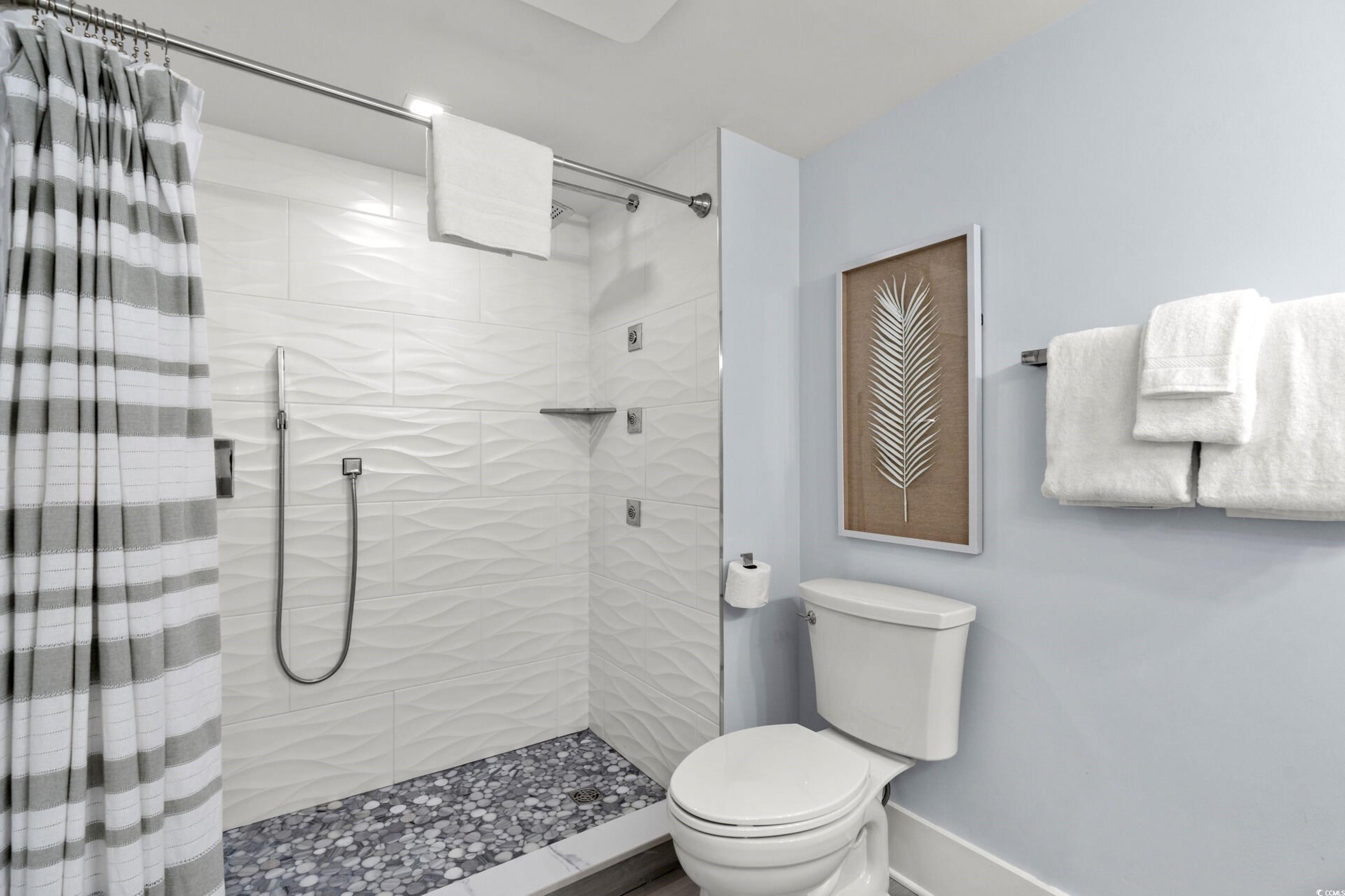 9840 Queensway Blvd. Unit: 1606/1607