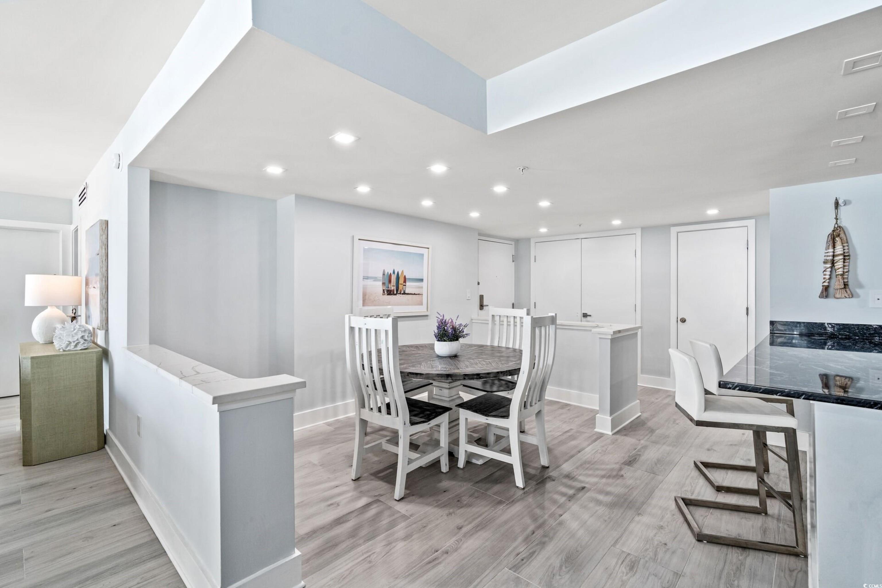 9840 Queensway Blvd. Unit: 1606/1607