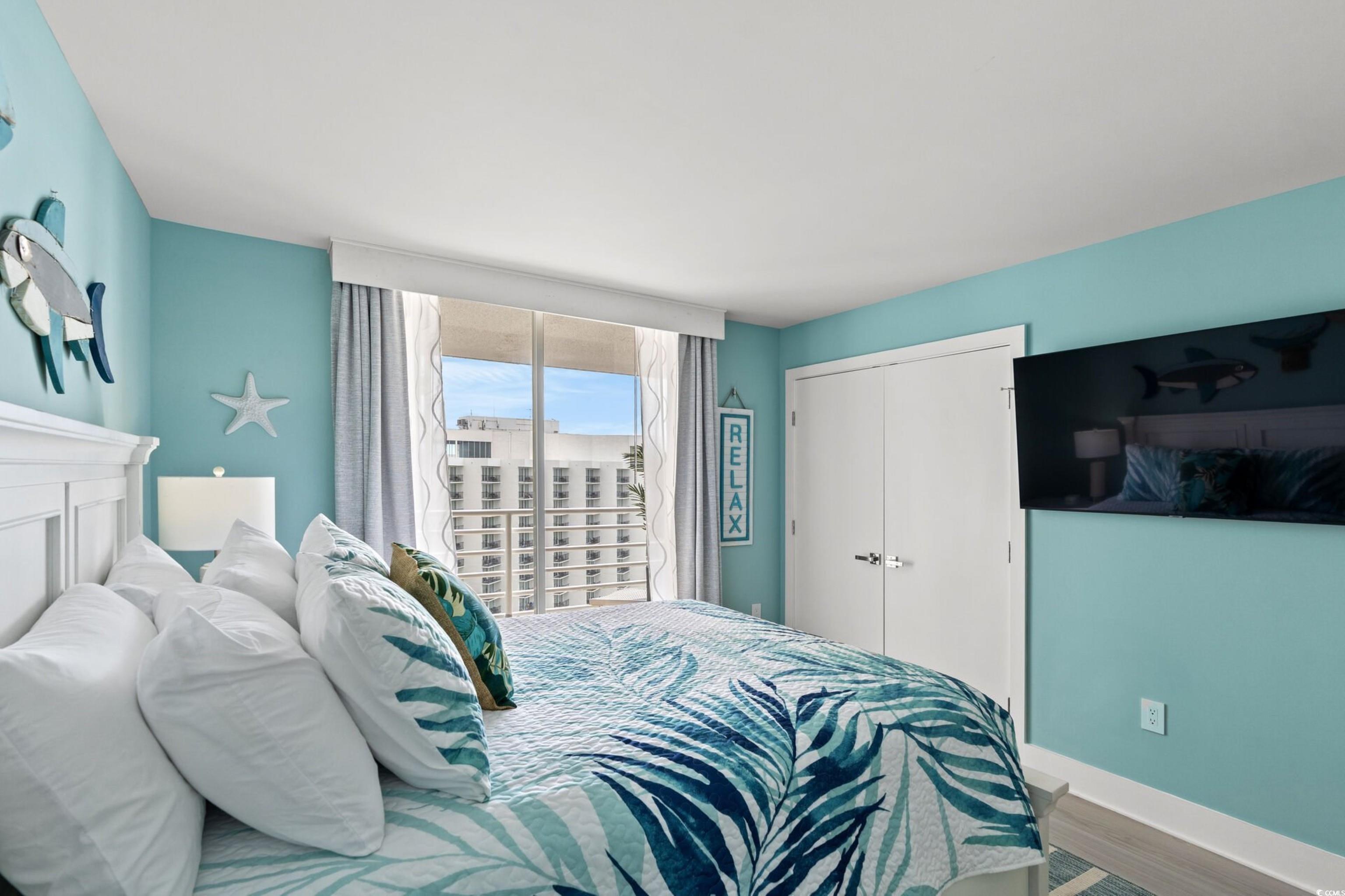 9840 Queensway Blvd. Unit: 1606/1607