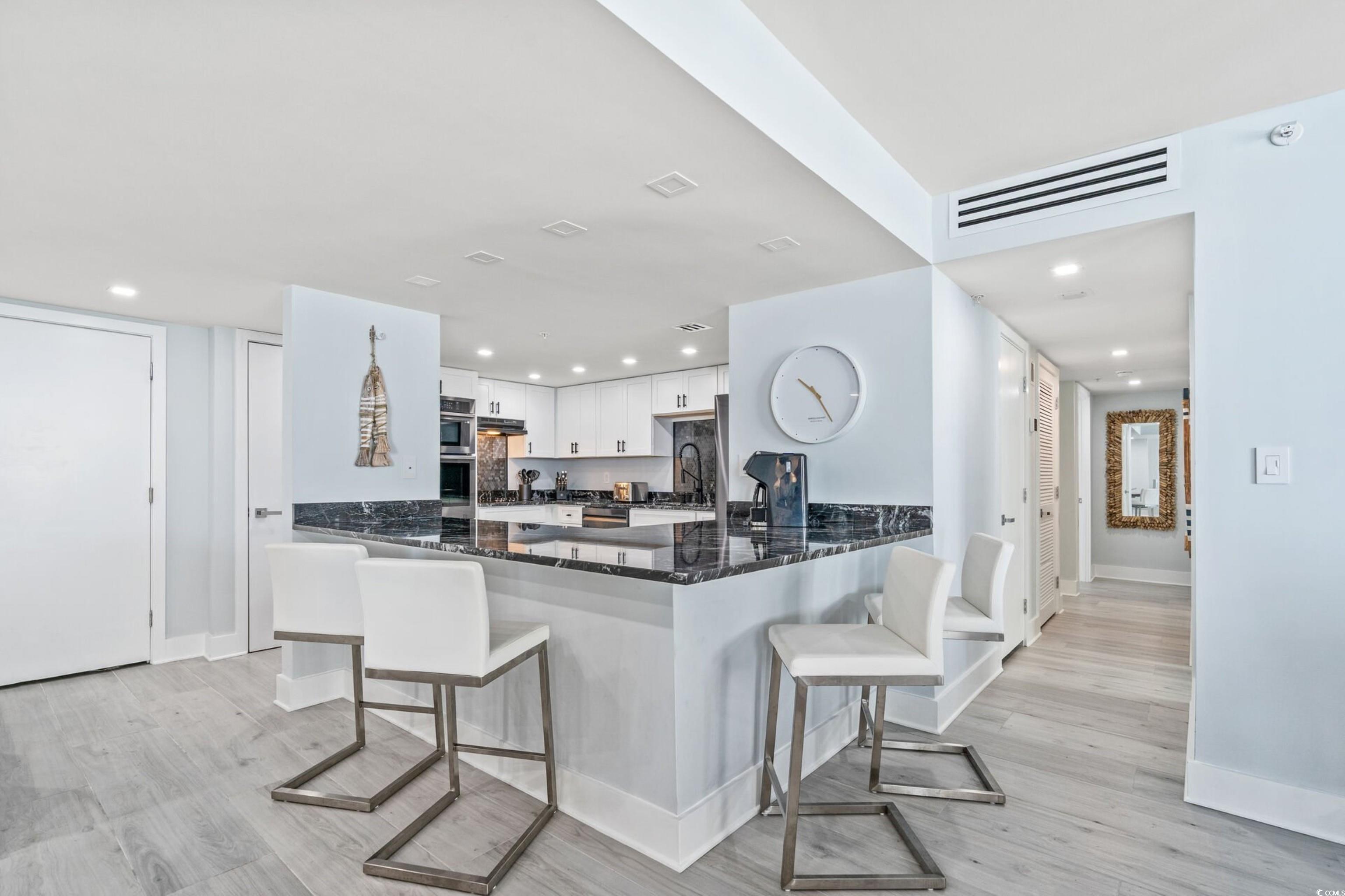 9840 Queensway Blvd. Unit: 1606/1607