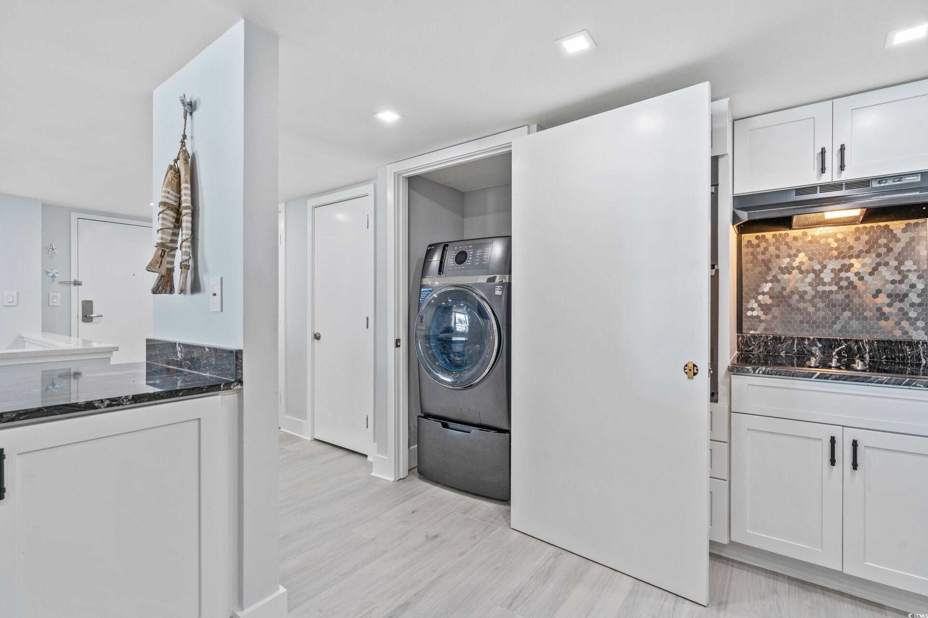 9840 Queensway Blvd. Unit: 1606/1607