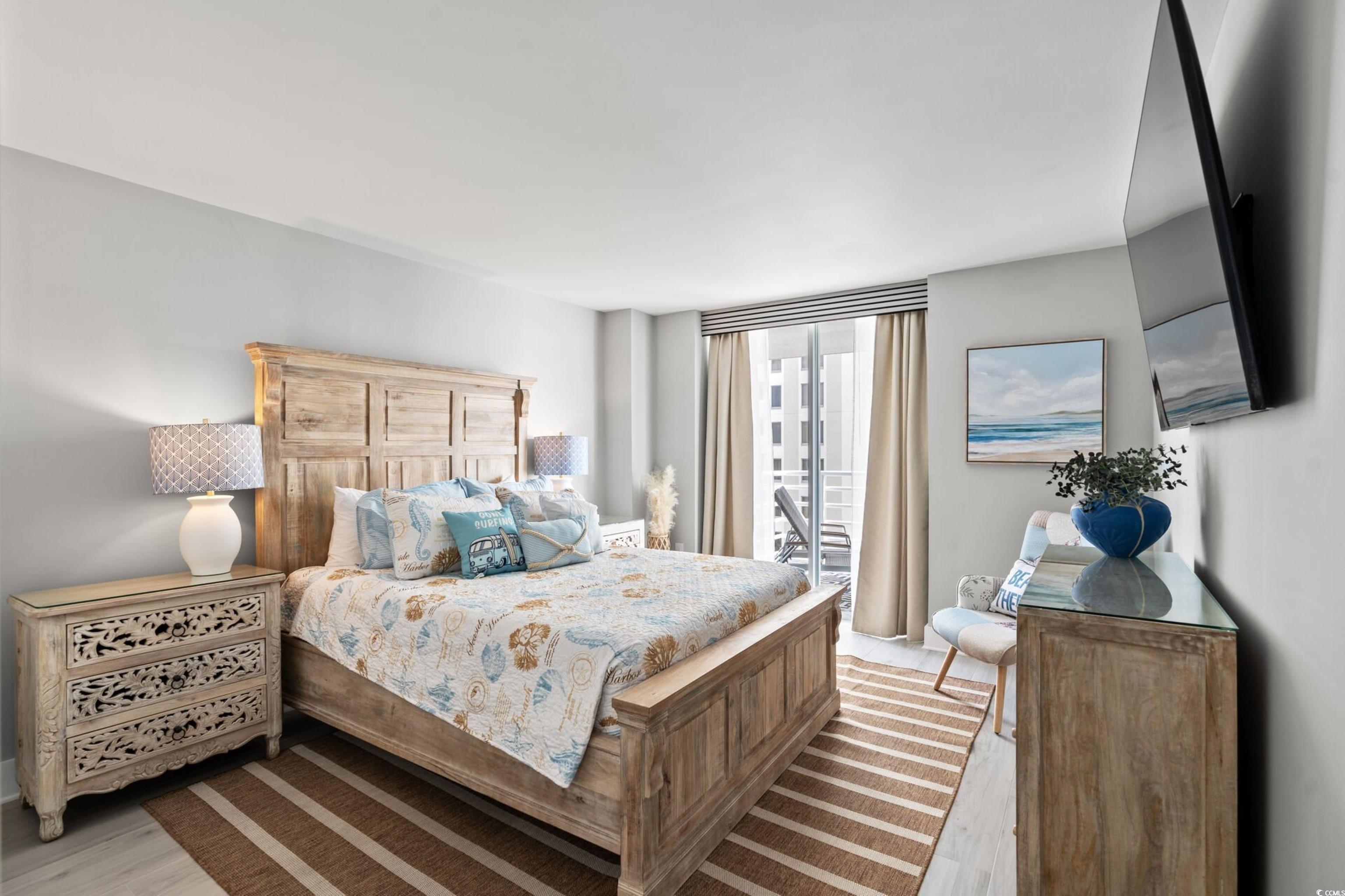 9840 Queensway Blvd. Unit: 1606/1607