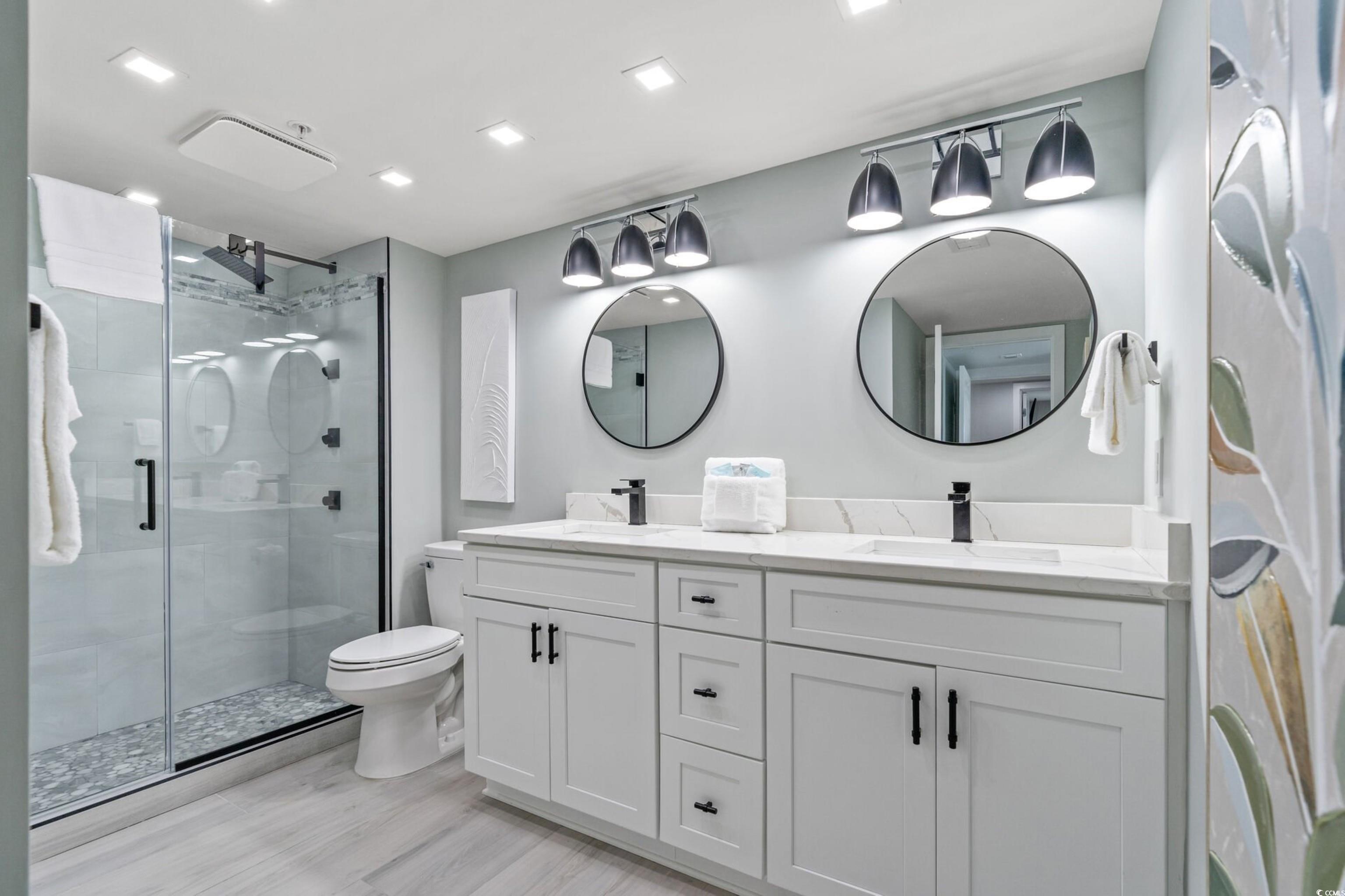 9840 Queensway Blvd. Unit: 1606/1607