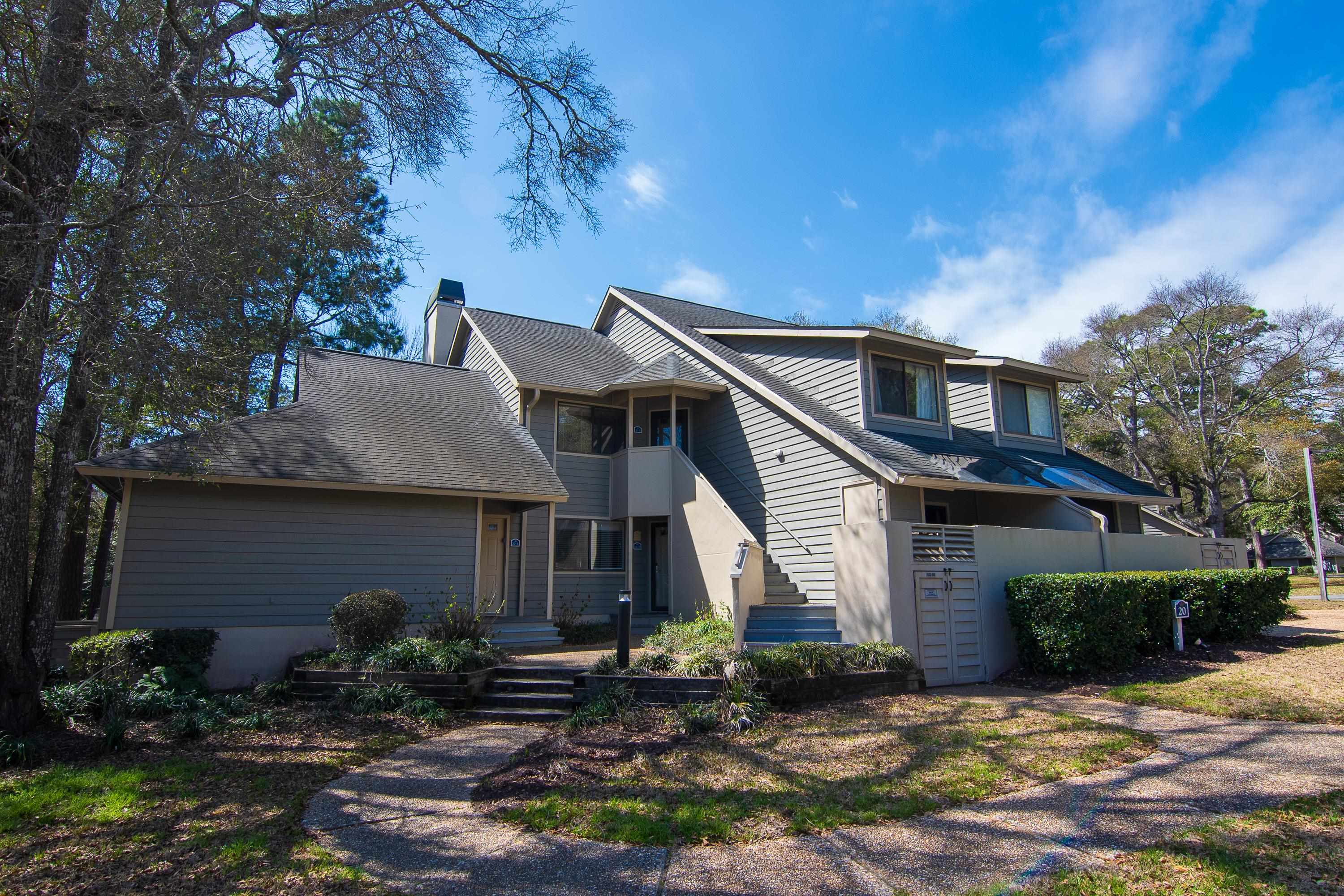 230 Westleton Dr. Unit: 20-D