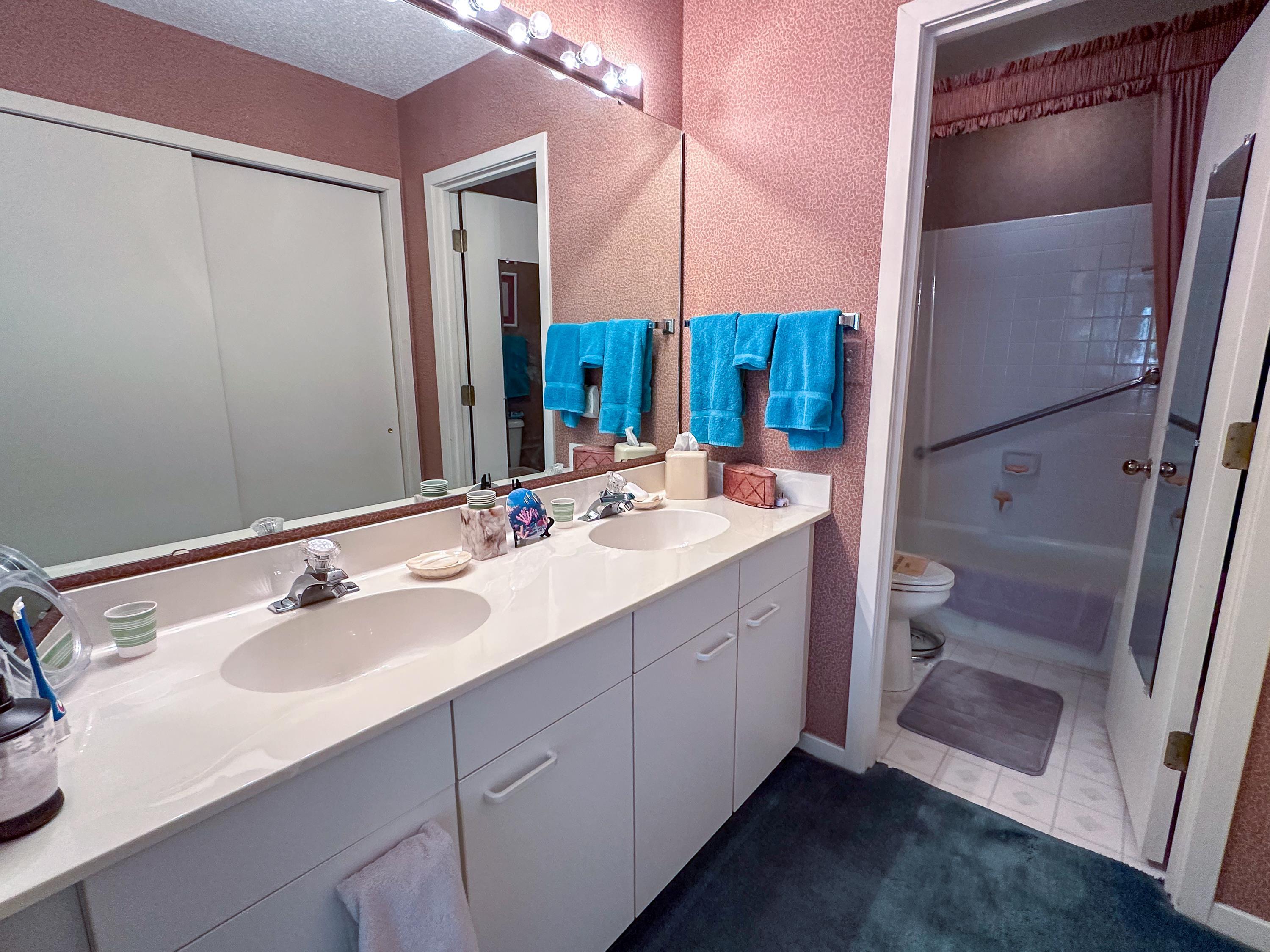 230 Westleton Dr. Unit: 20-D