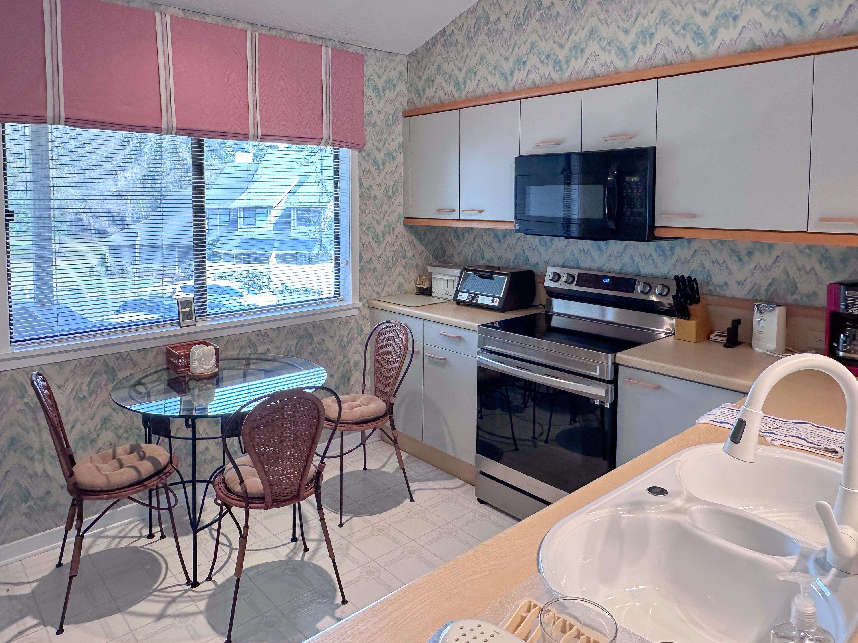 230 Westleton Dr. Unit: 20-D