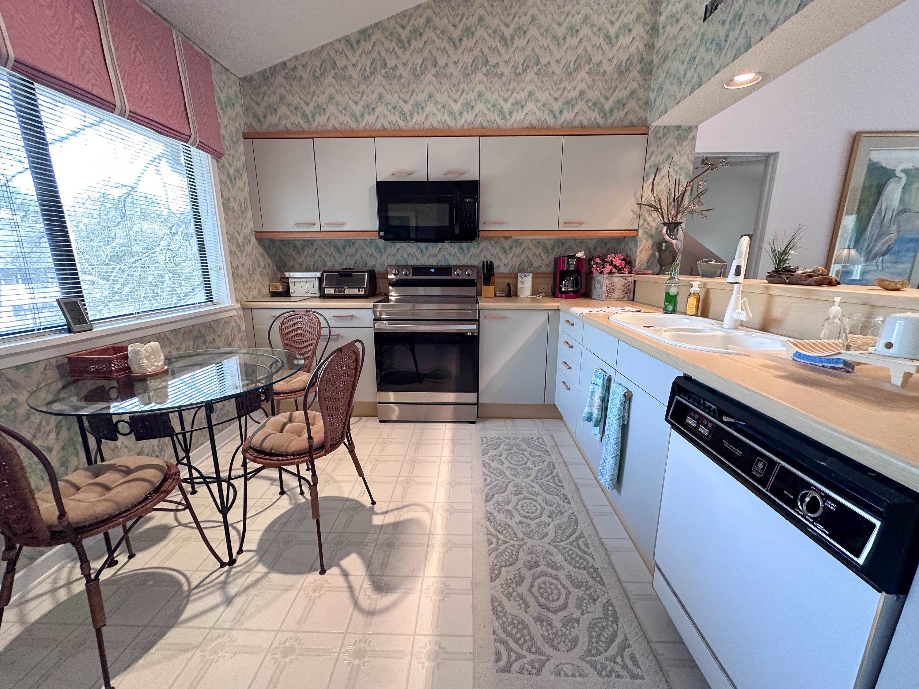 230 Westleton Dr. Unit: 20-D