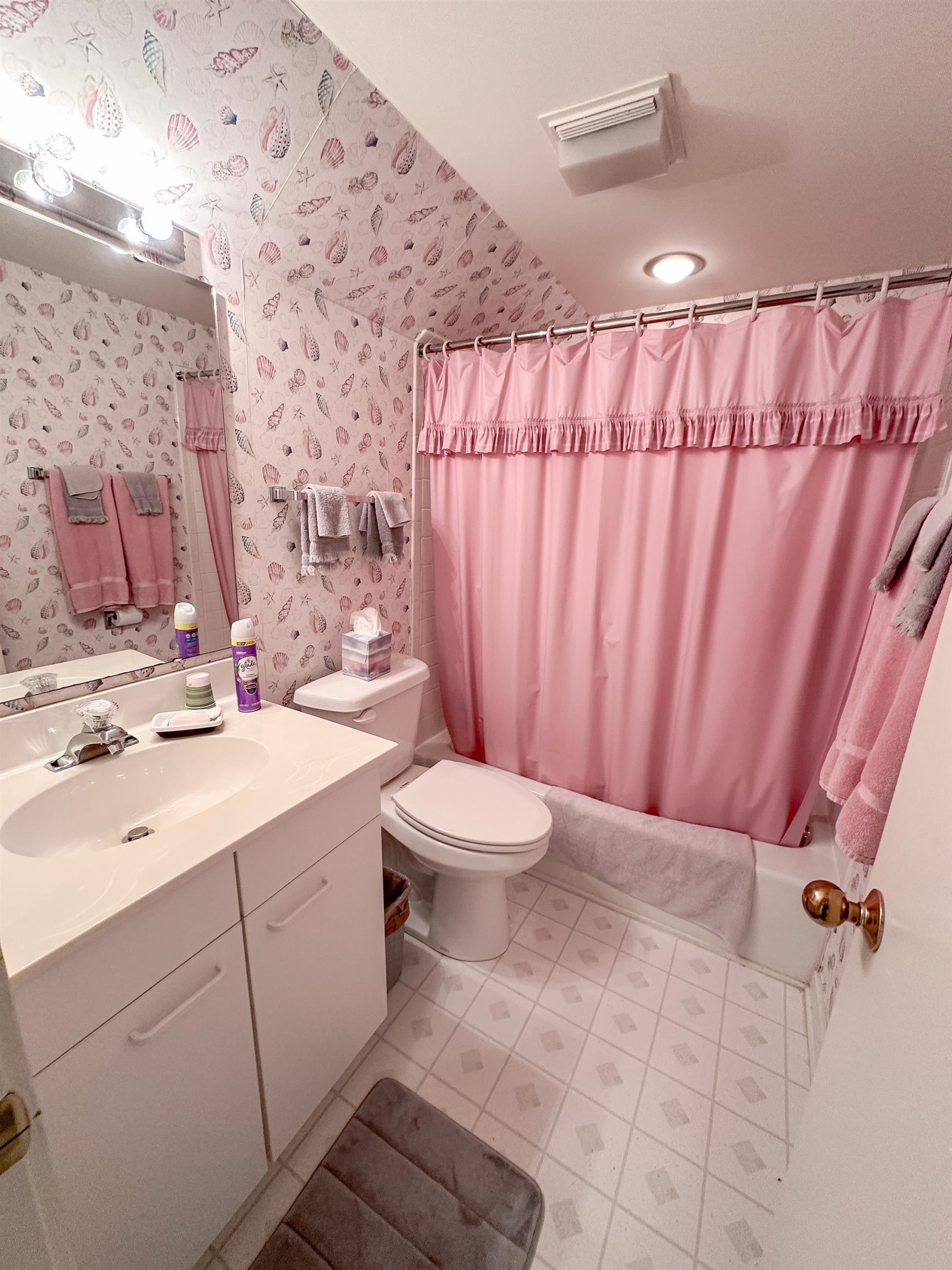 230 Westleton Dr. Unit: 20-D