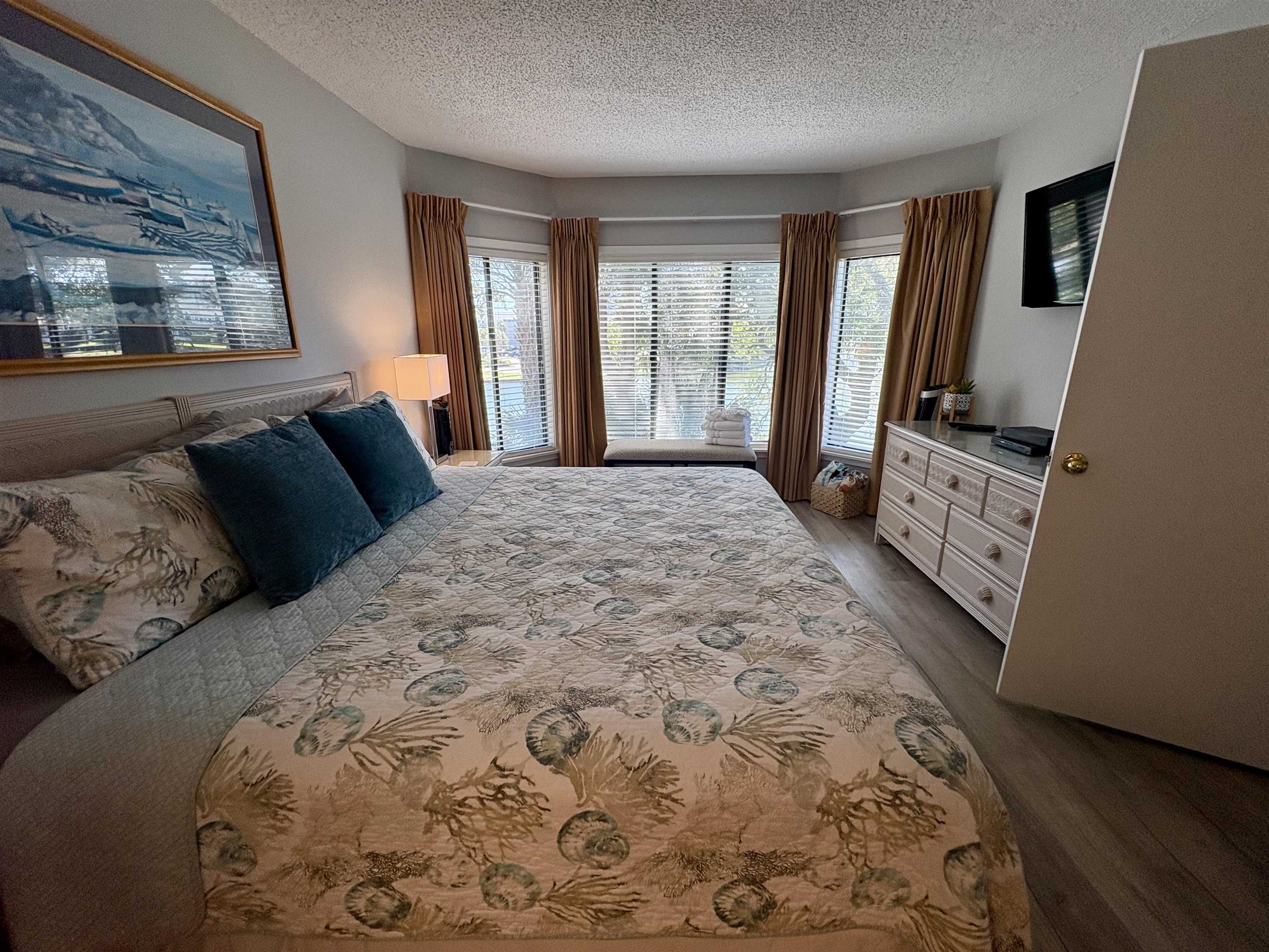 410 Melrose Pl. Unit: 210