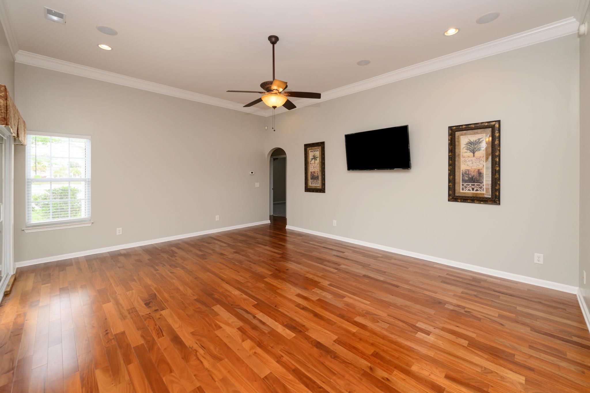 195 Sutter Dr.