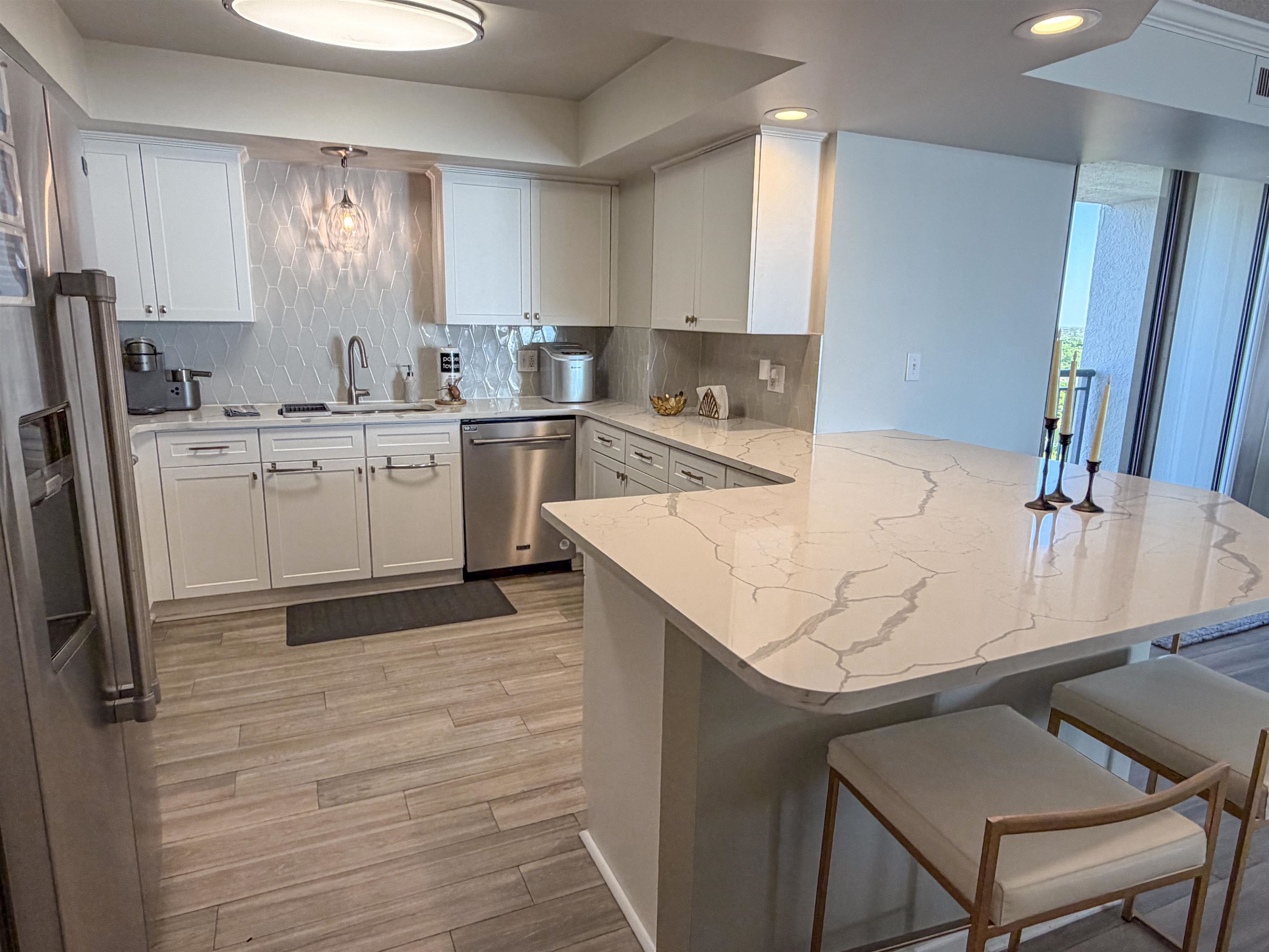 8560 Queensway Blvd. Unit: 1209