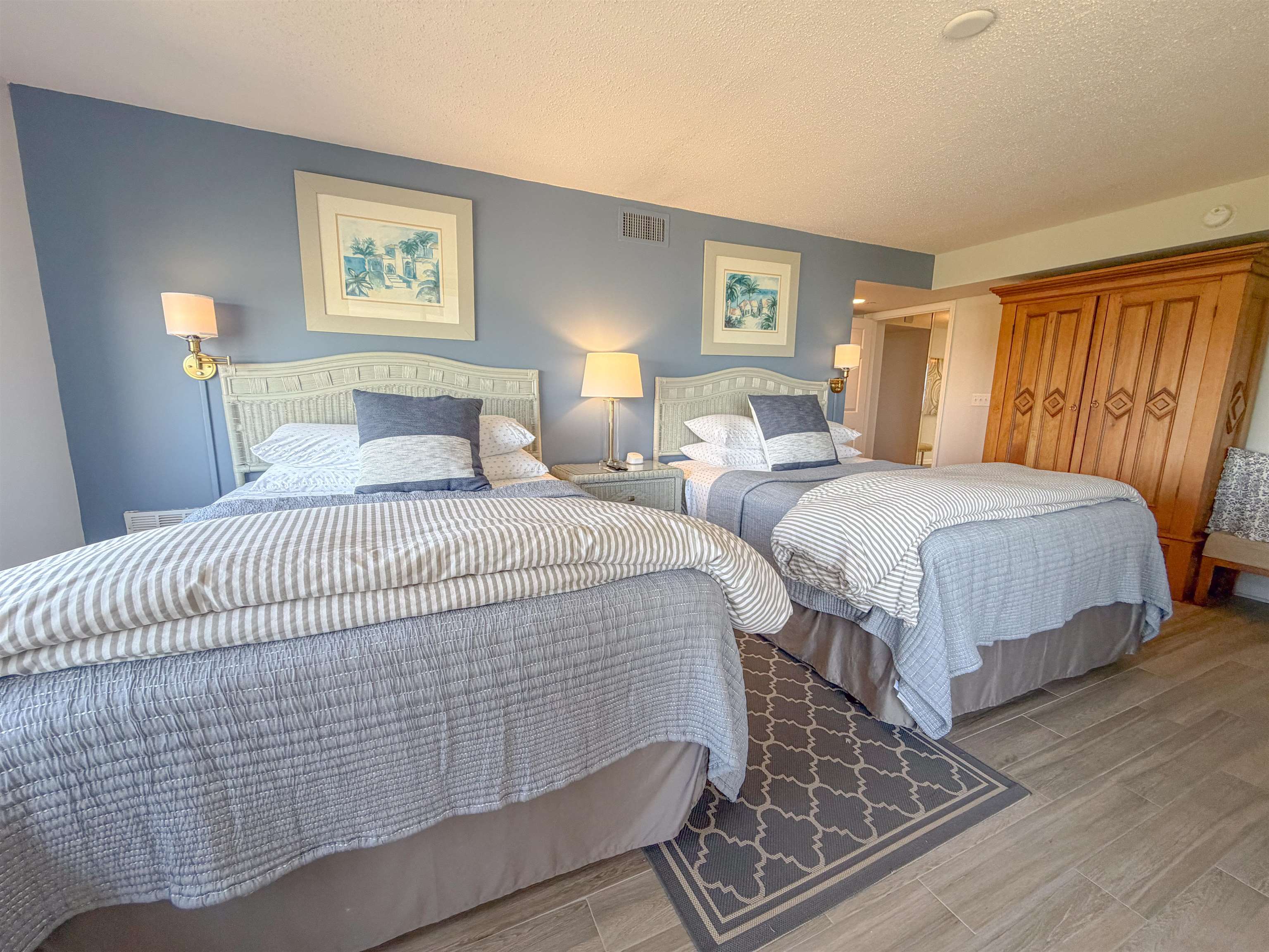 8560 Queensway Blvd. Unit: 1209
