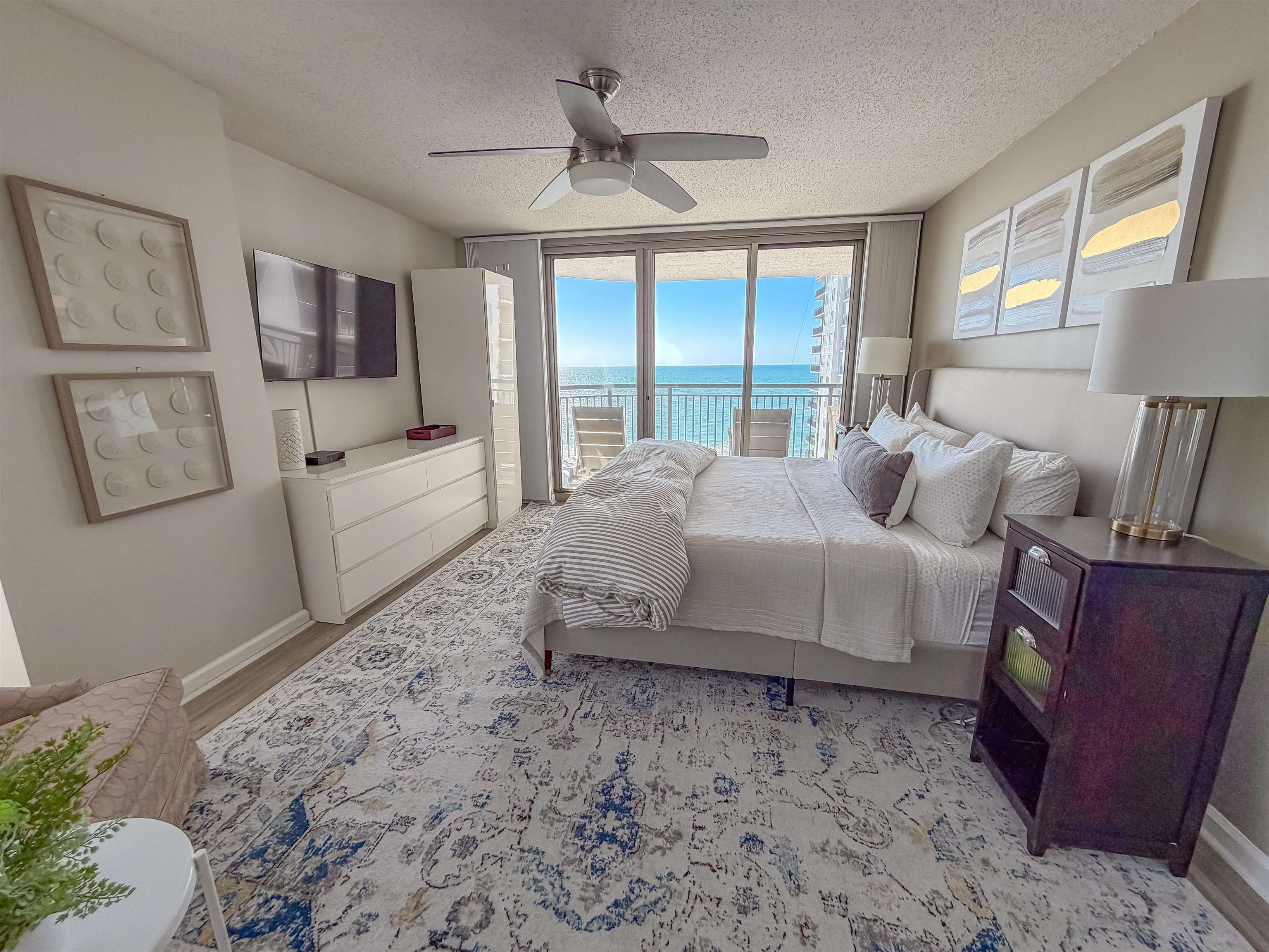 8560 Queensway Blvd. Unit: 1209