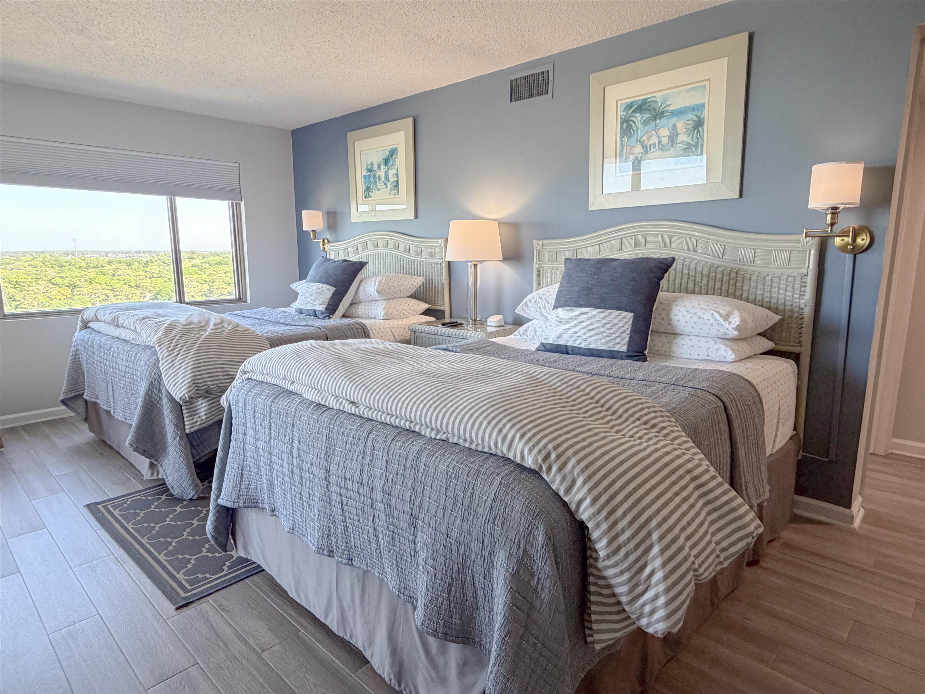 8560 Queensway Blvd. Unit: 1209