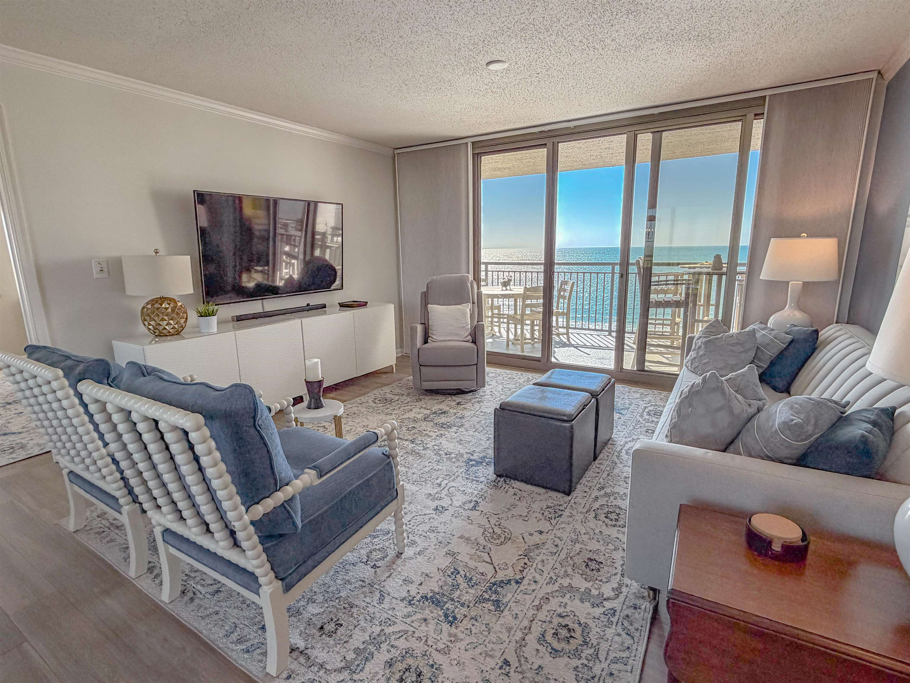 8560 Queensway Blvd. Unit: 1209