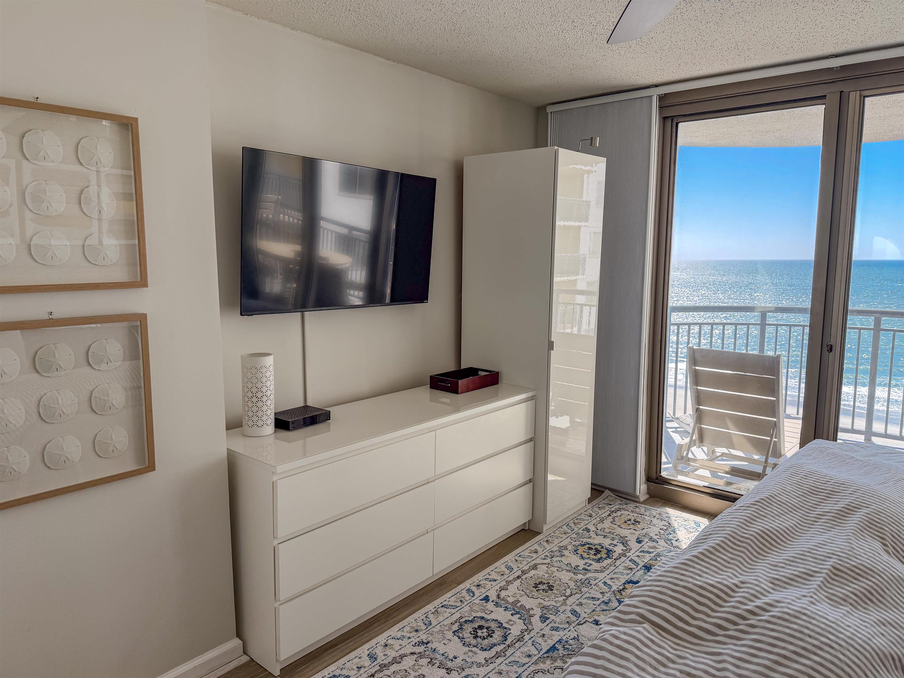 8560 Queensway Blvd. Unit: 1209