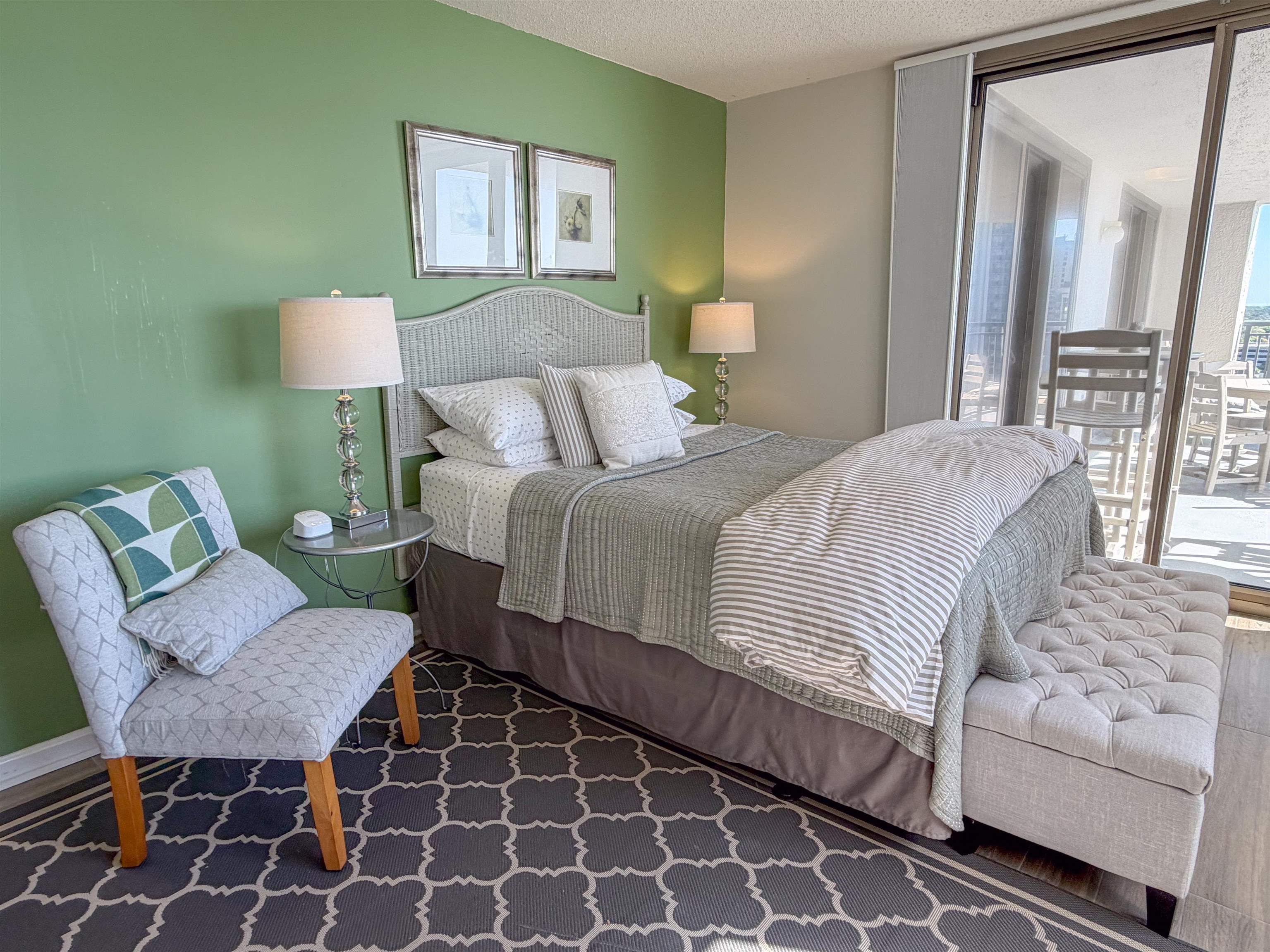 8560 Queensway Blvd. Unit: 1209