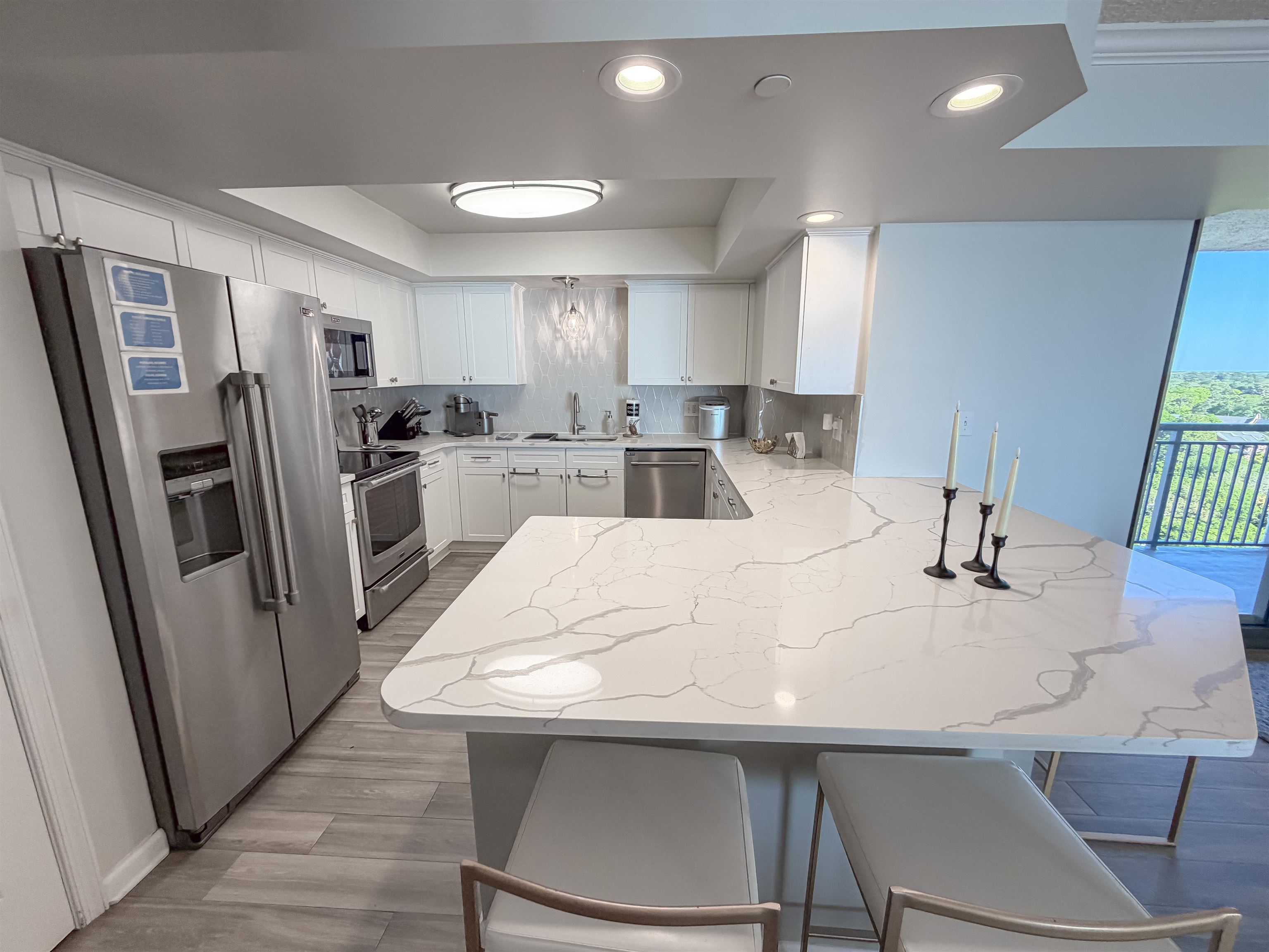 8560 Queensway Blvd. Unit: 1209