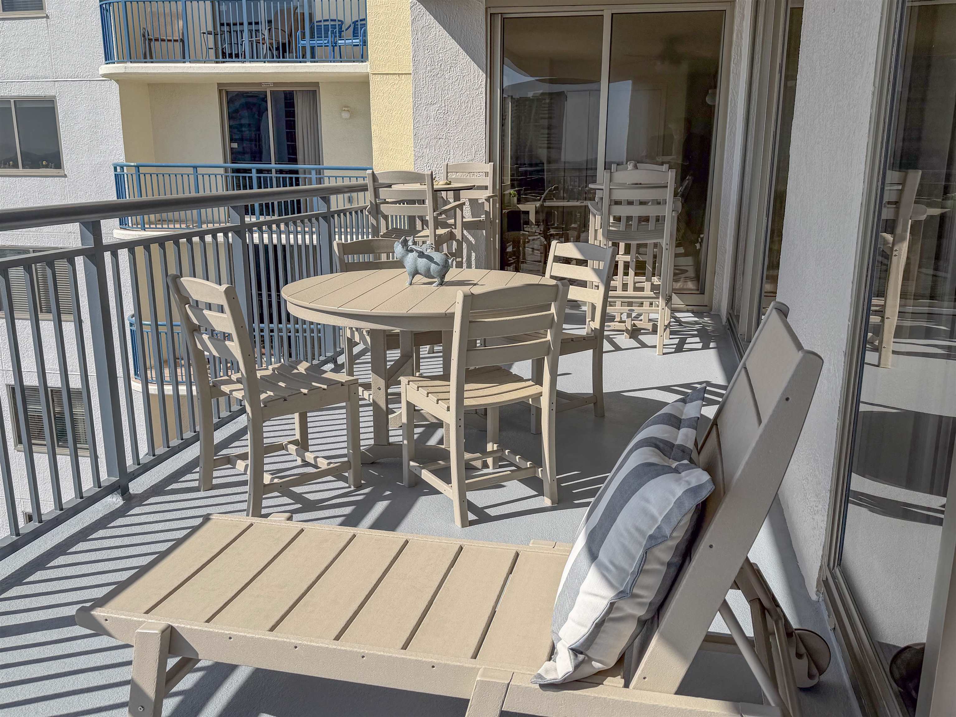 8560 Queensway Blvd. Unit: 1209