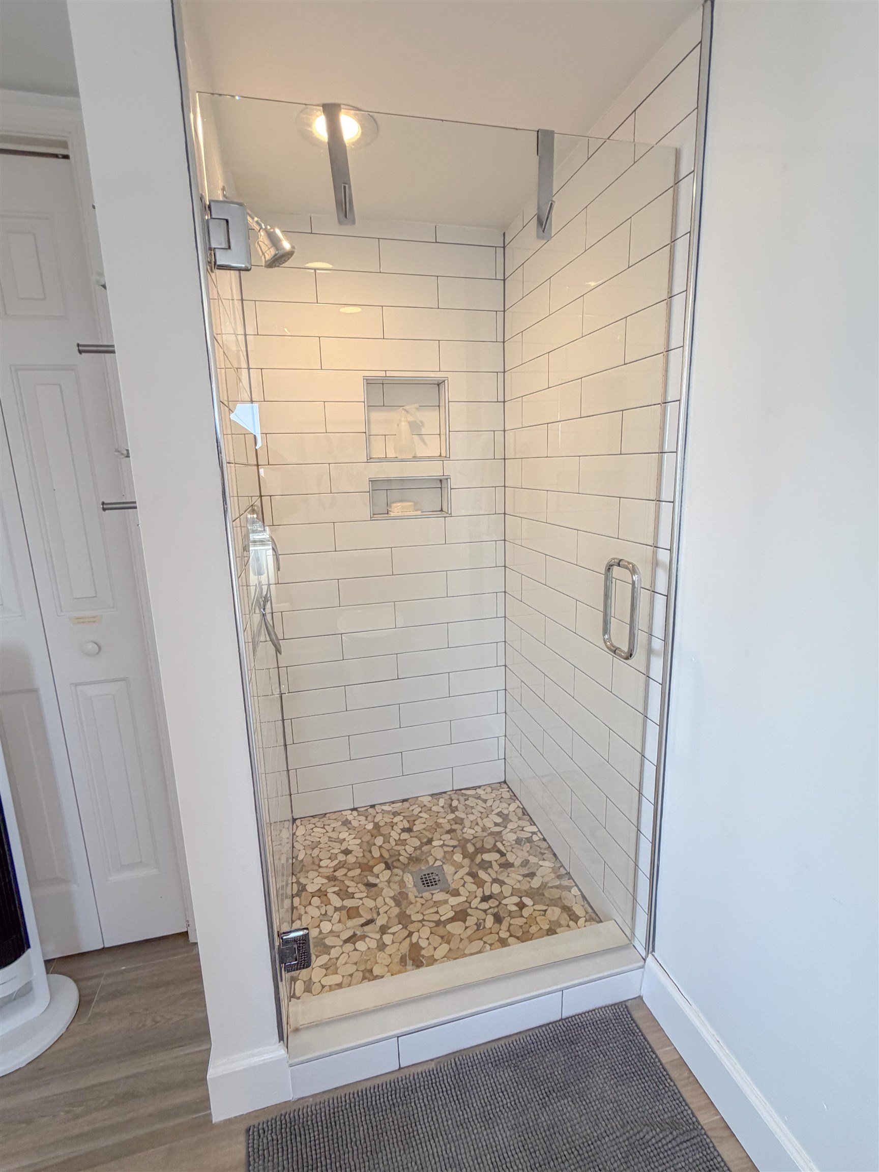 8560 Queensway Blvd. Unit: 1209
