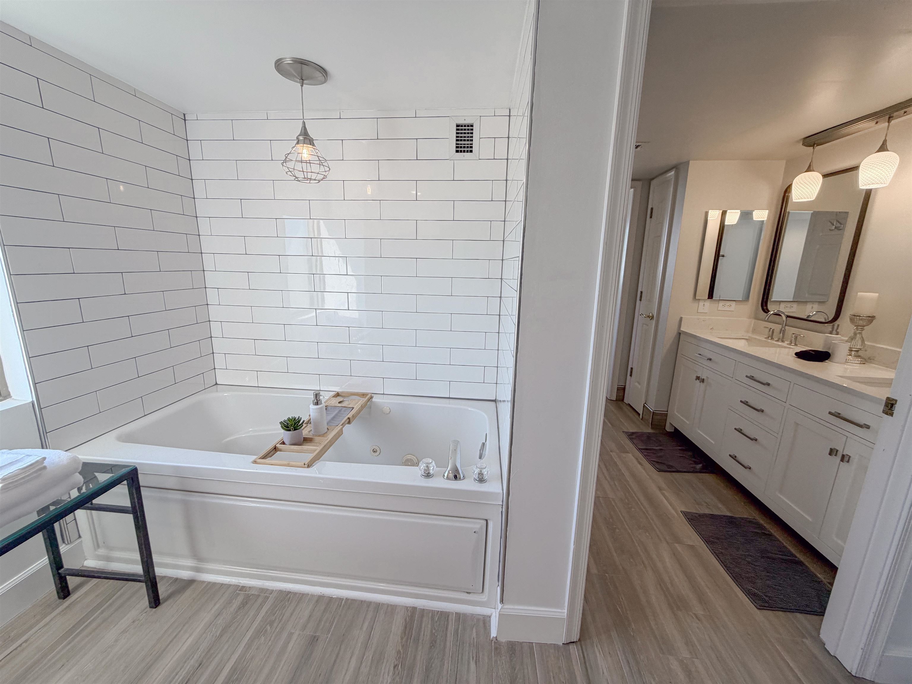 8560 Queensway Blvd. Unit: 1209