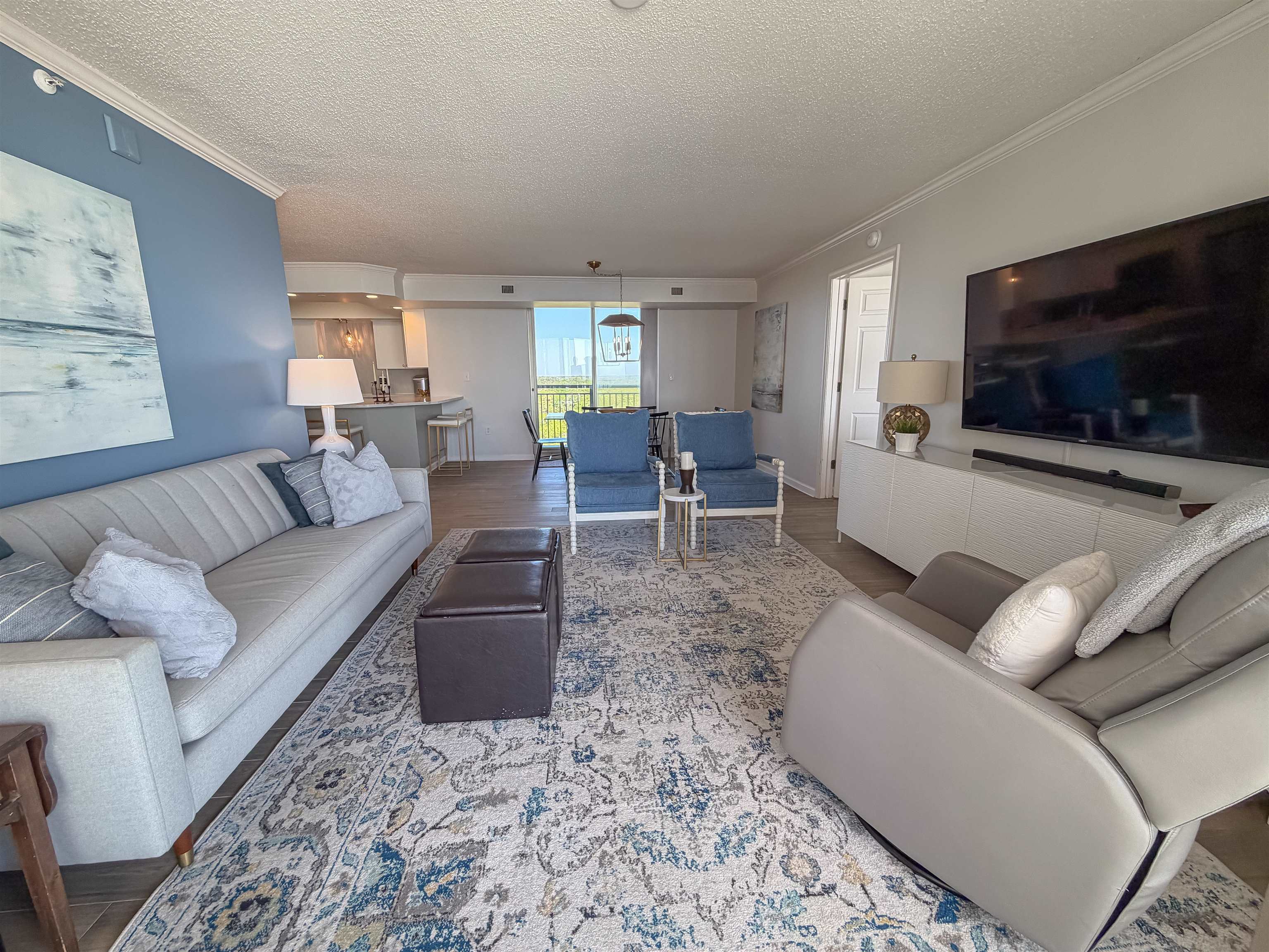 8560 Queensway Blvd. Unit: 1209