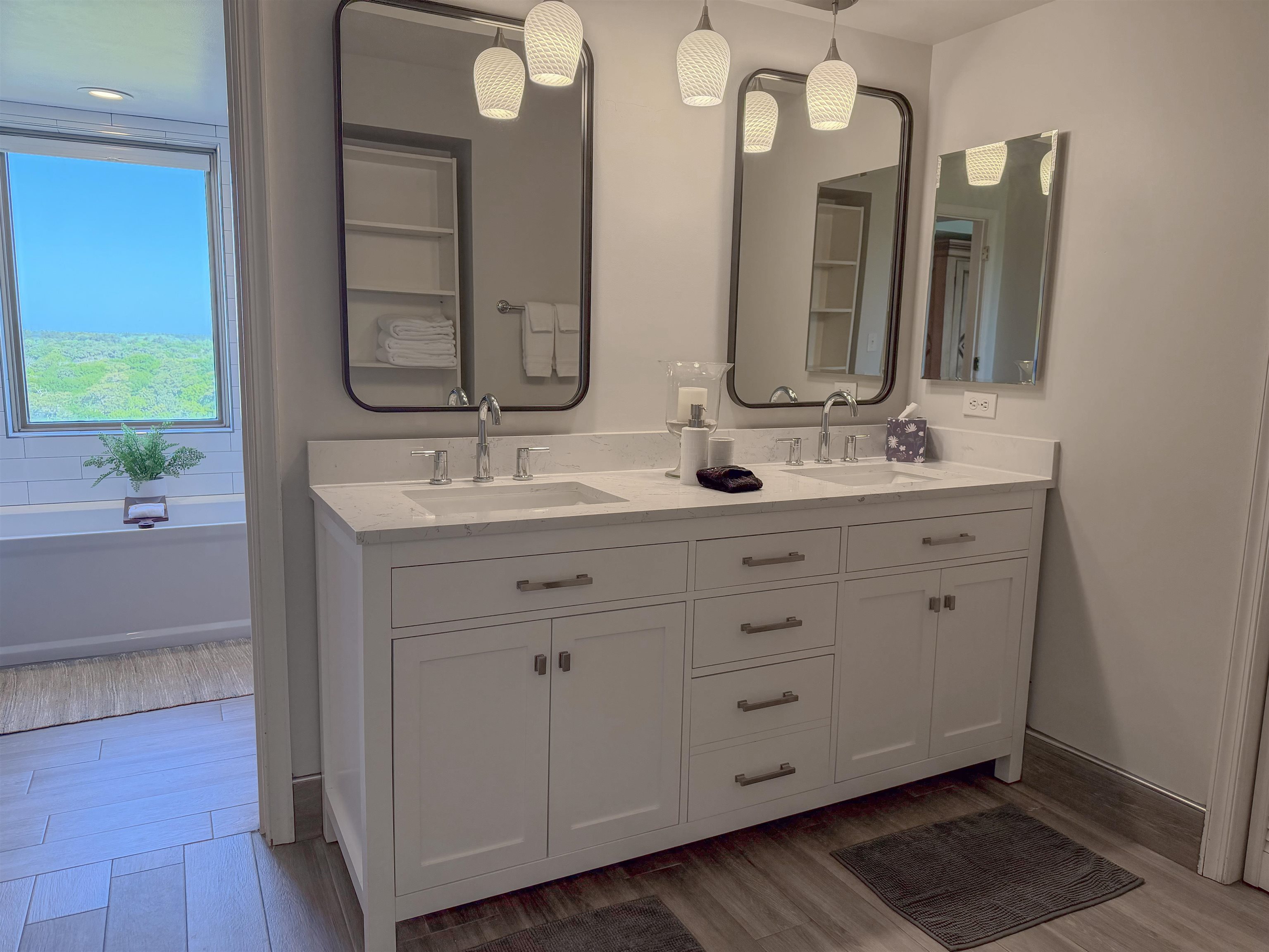 8560 Queensway Blvd. Unit: 1209