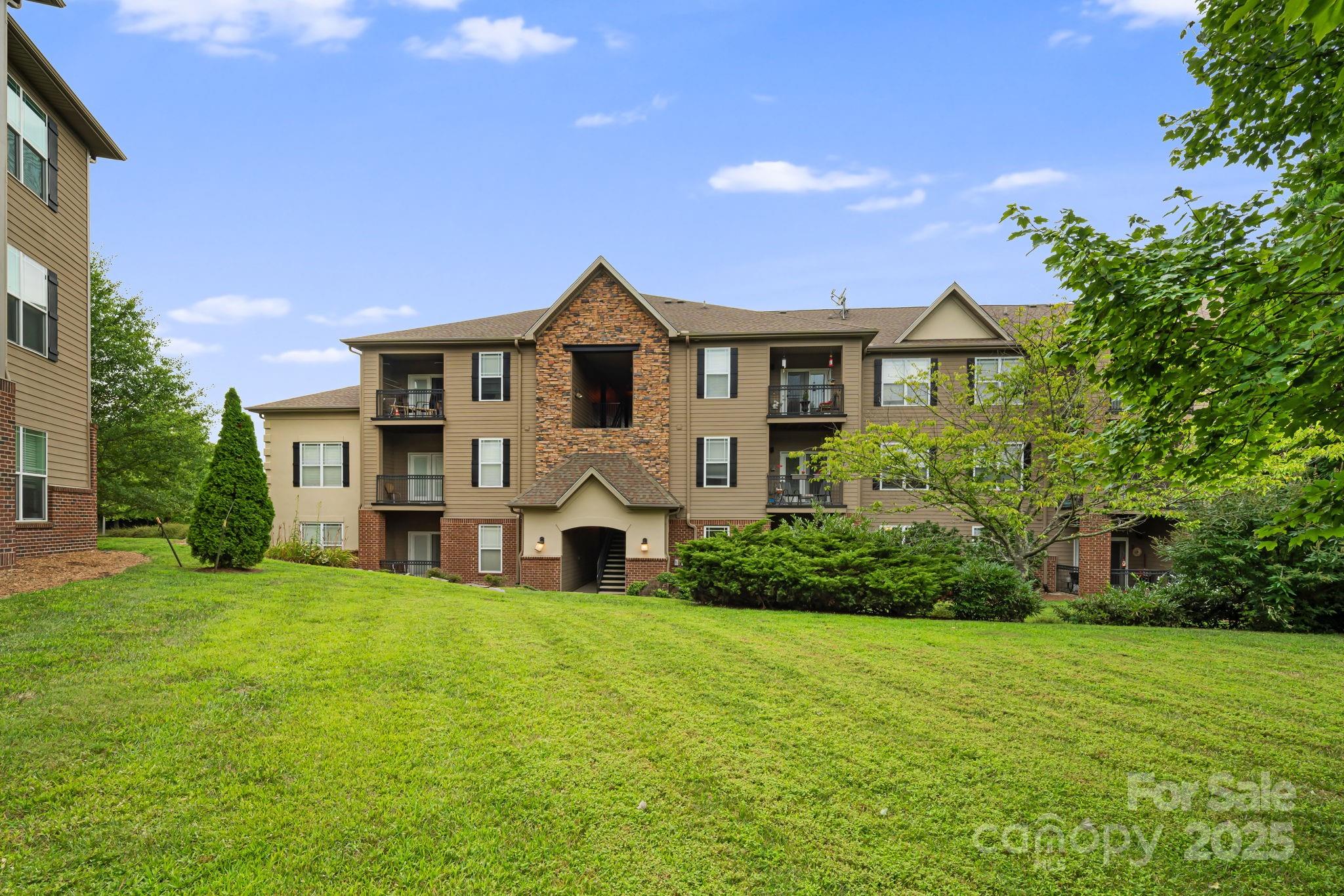 291 Brickton Village Circle Unit: 106