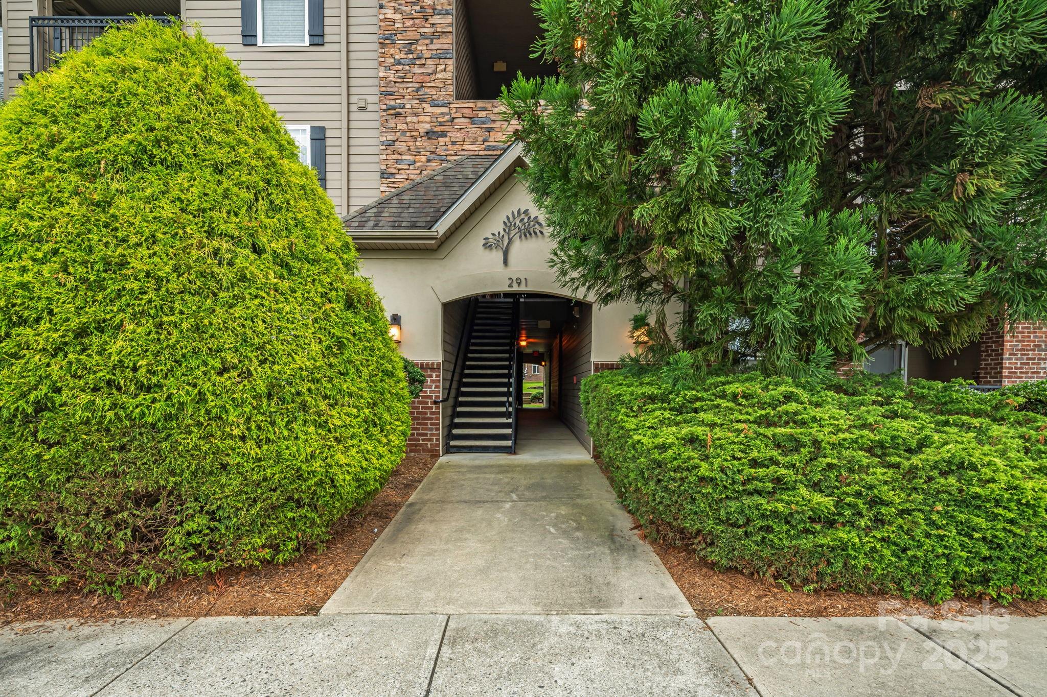 291 Brickton Village Circle Unit: 106