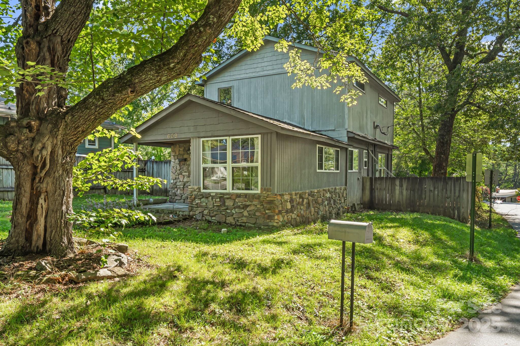 609 Maple Street