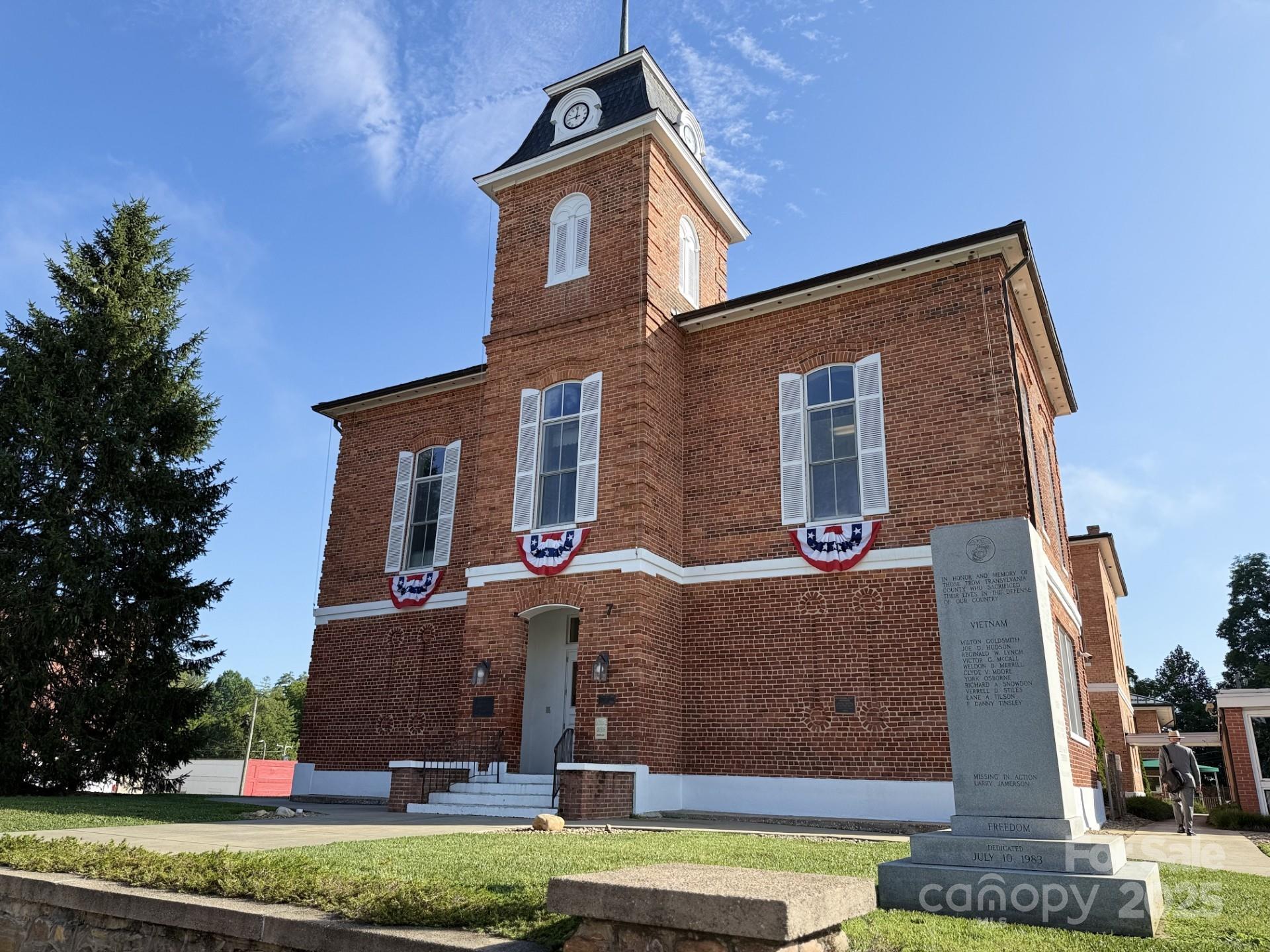 609 Maple Street