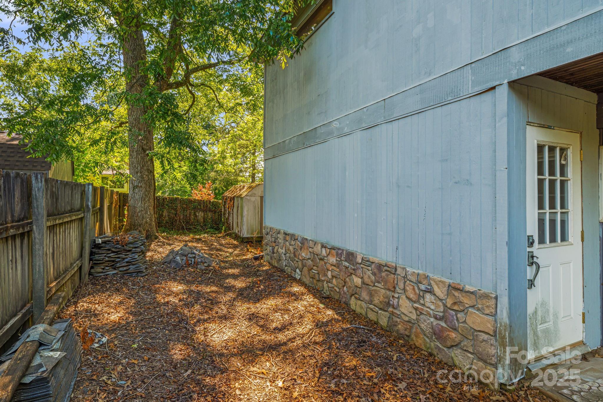 609 Maple Street
