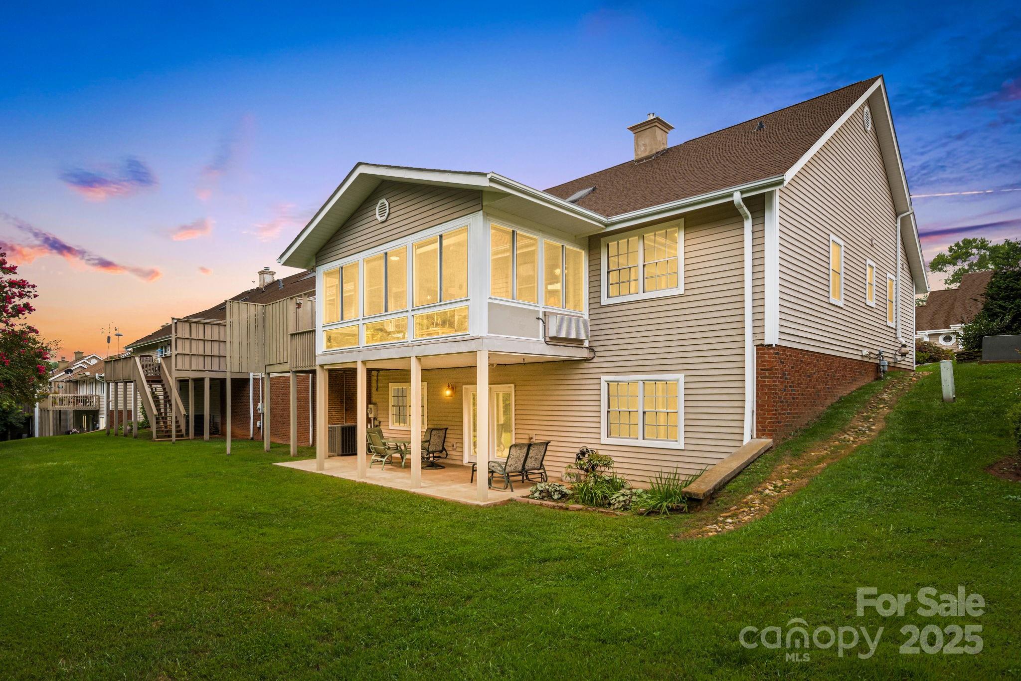 1015 Saddlebrook Drive