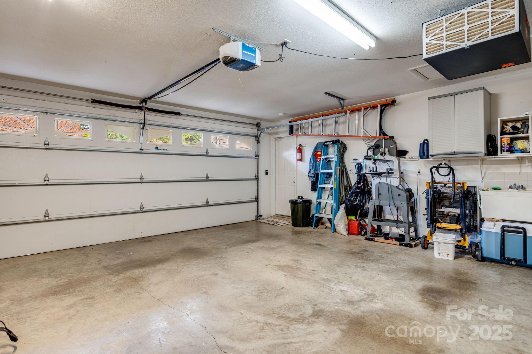 1015 Saddlebrook Drive