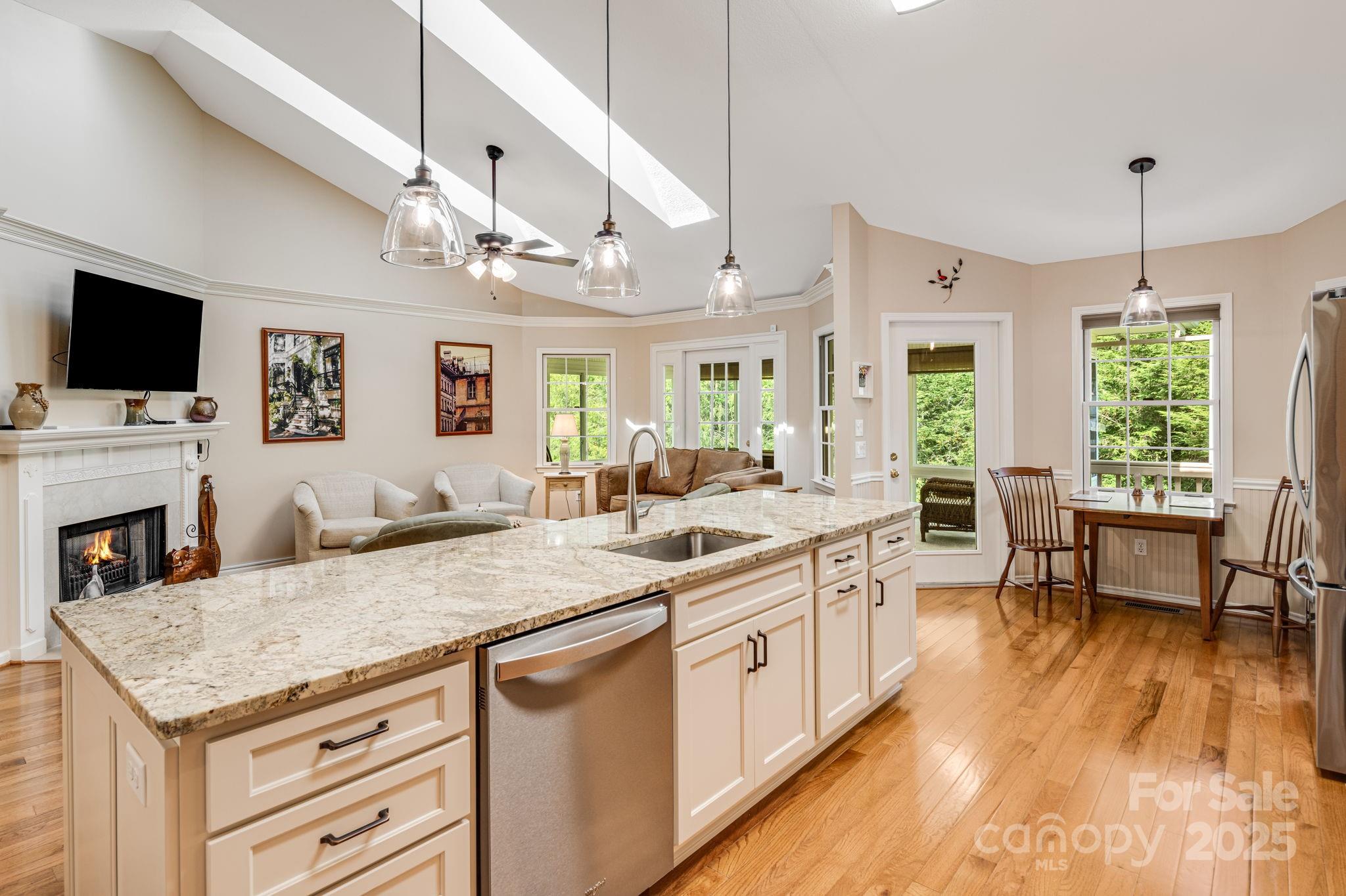 1015 Saddlebrook Drive