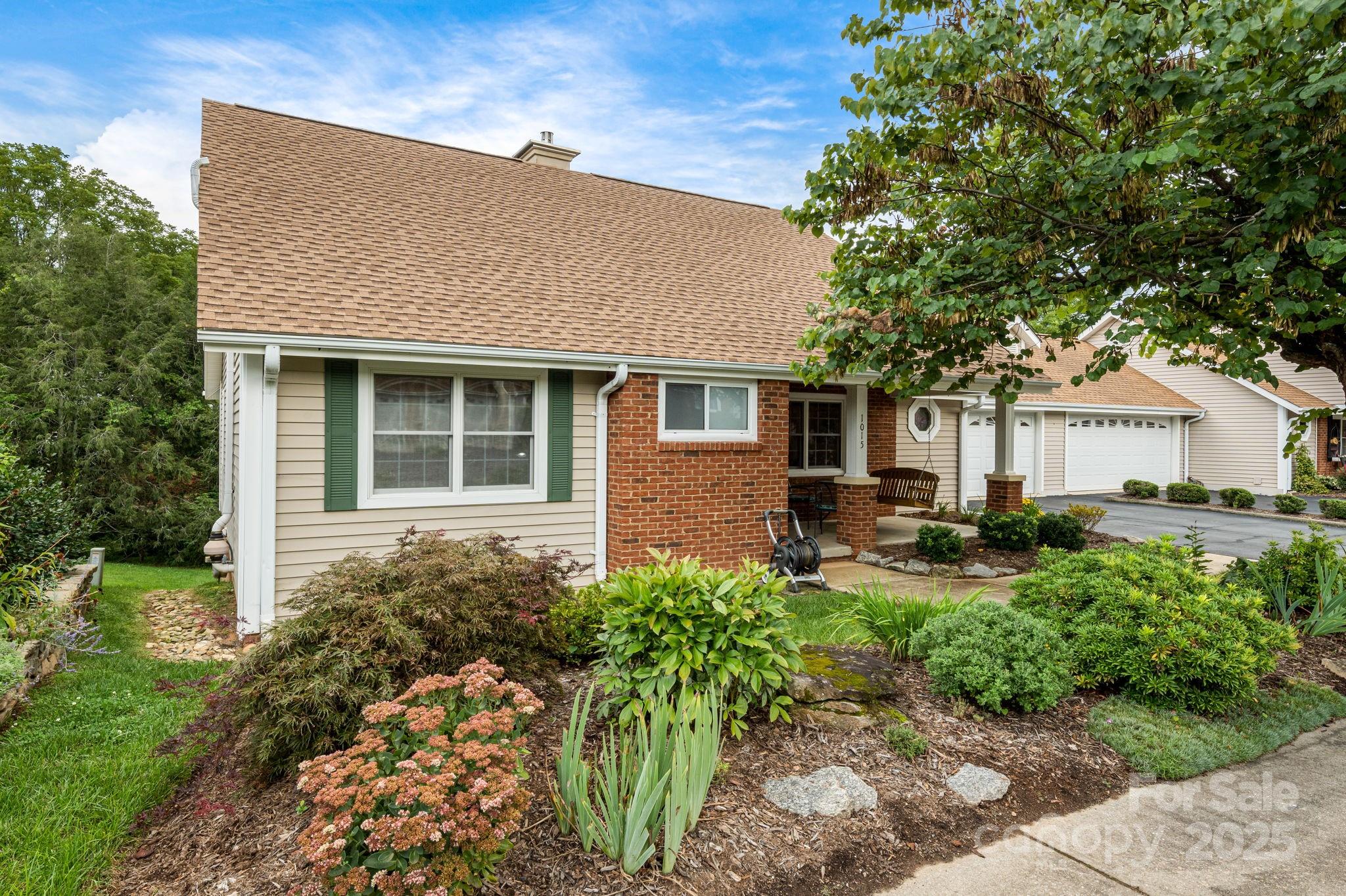 1015 Saddlebrook Drive