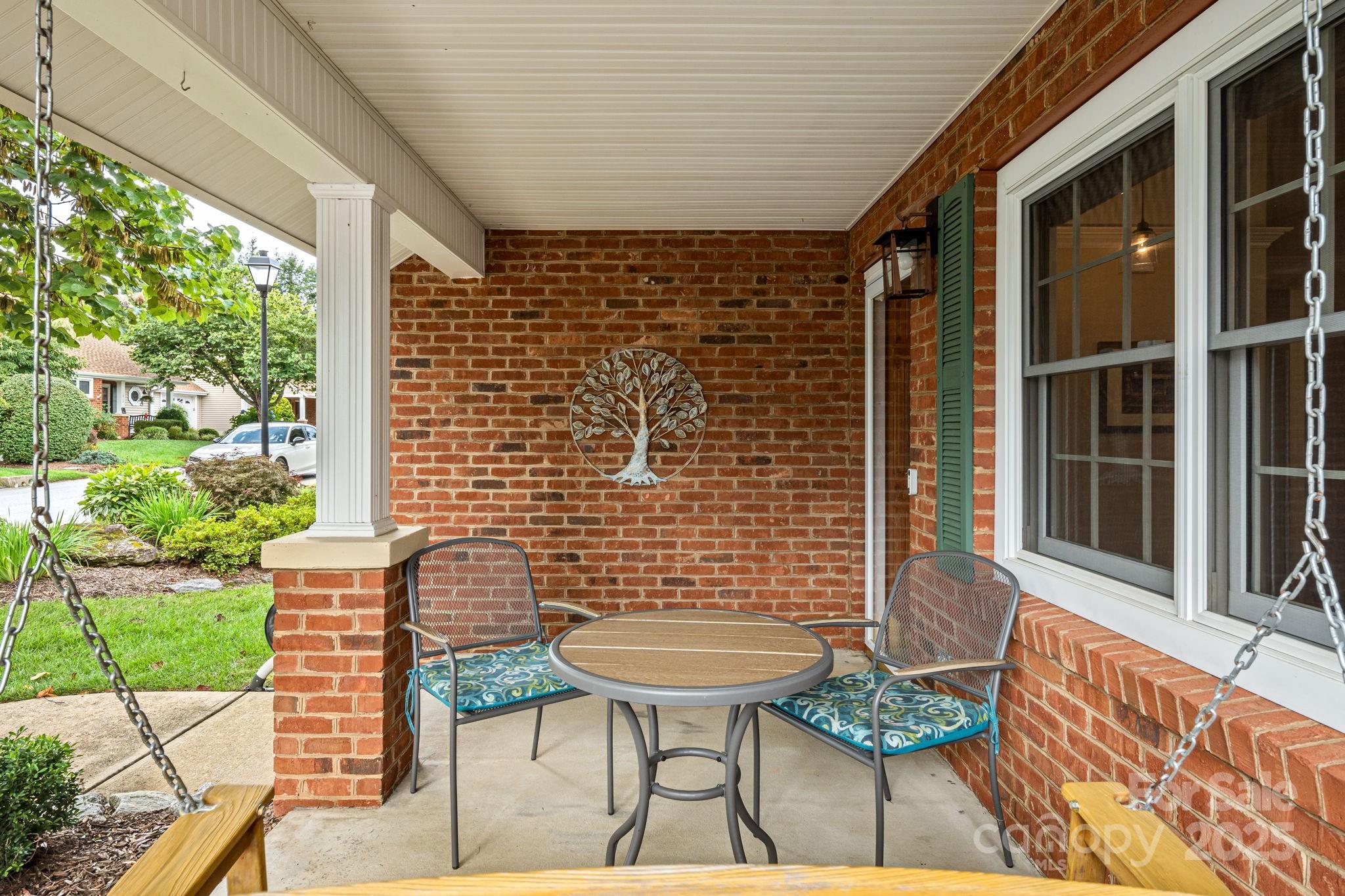 1015 Saddlebrook Drive