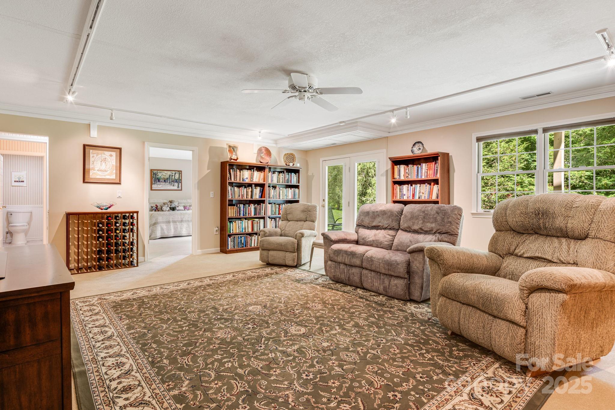 1015 Saddlebrook Drive