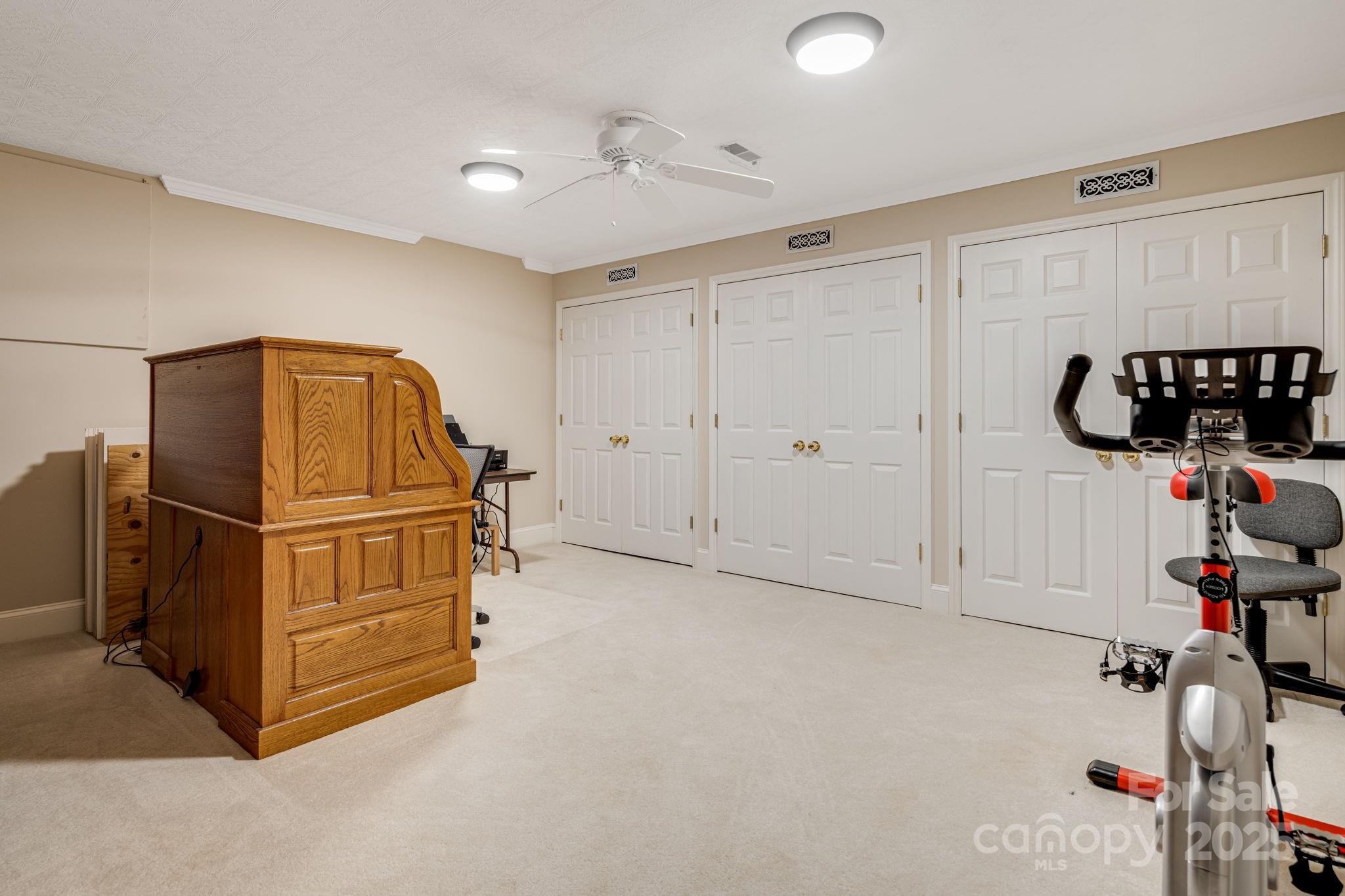 1015 Saddlebrook Drive